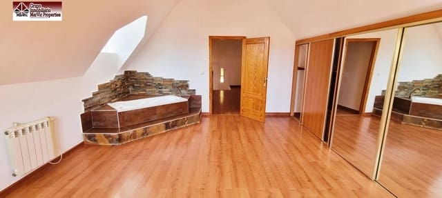 4 bedroom Bungalow for sale in La Nucia with pool - € 315,000 (Ref: 8537527)