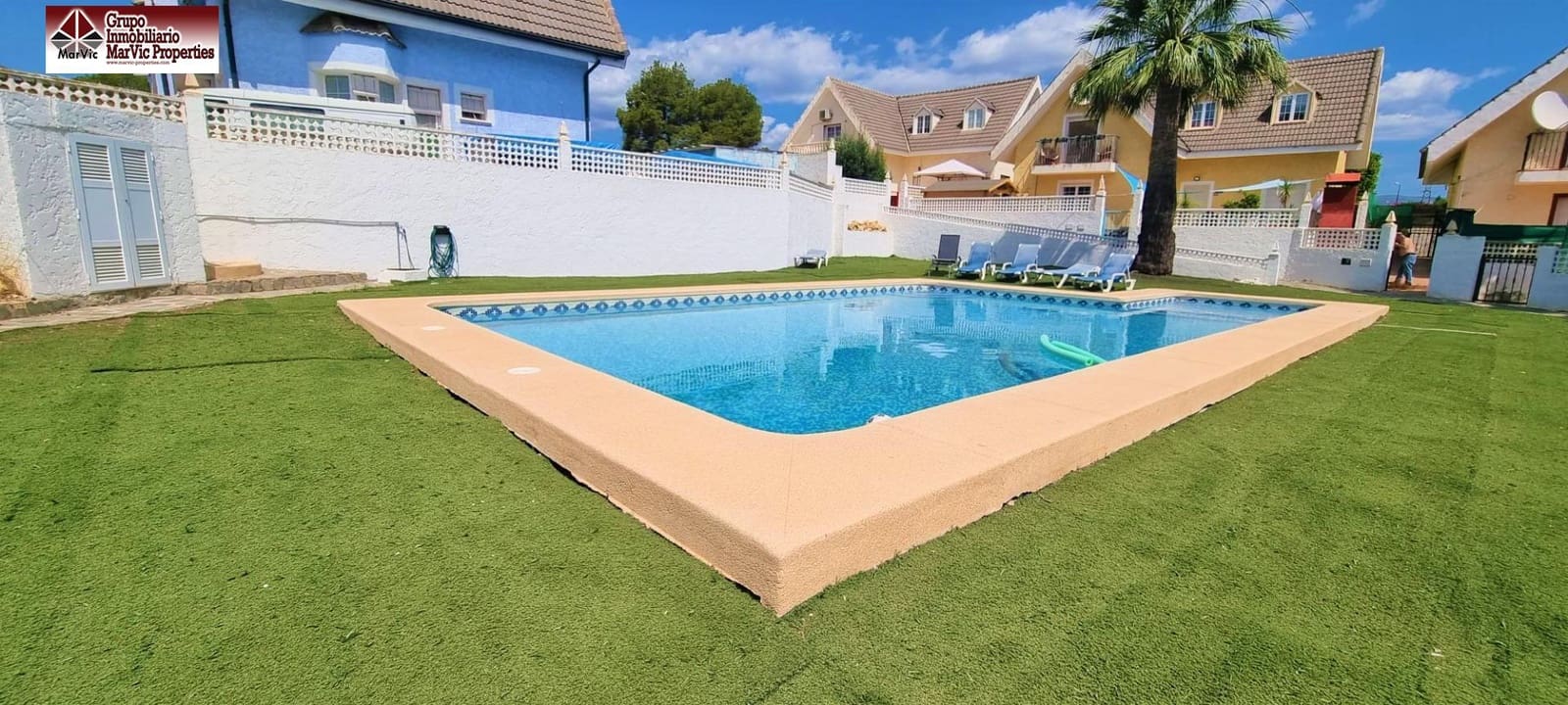 4 quarto Bungalow para venda em La Nucia com piscina - 315 000 € (Ref: 8537527)