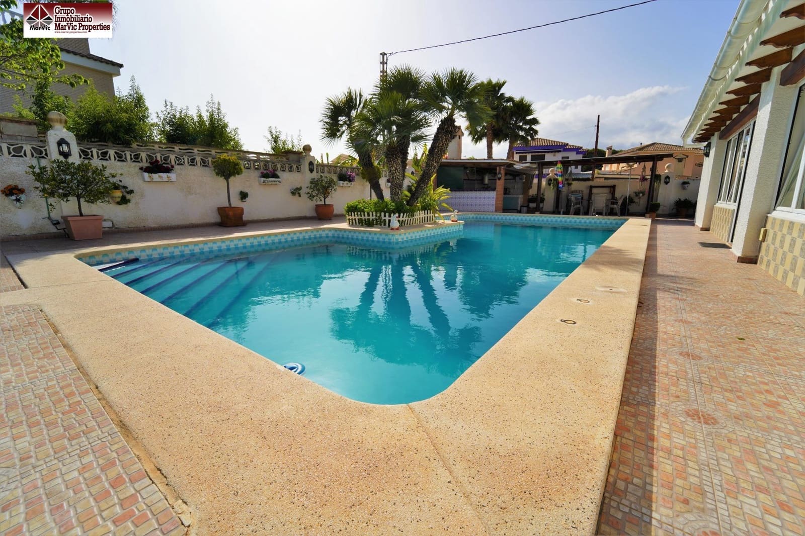 7 bedroom Villa for sale in Benidorm with pool garage - € 875,000 (Ref: 8537530)