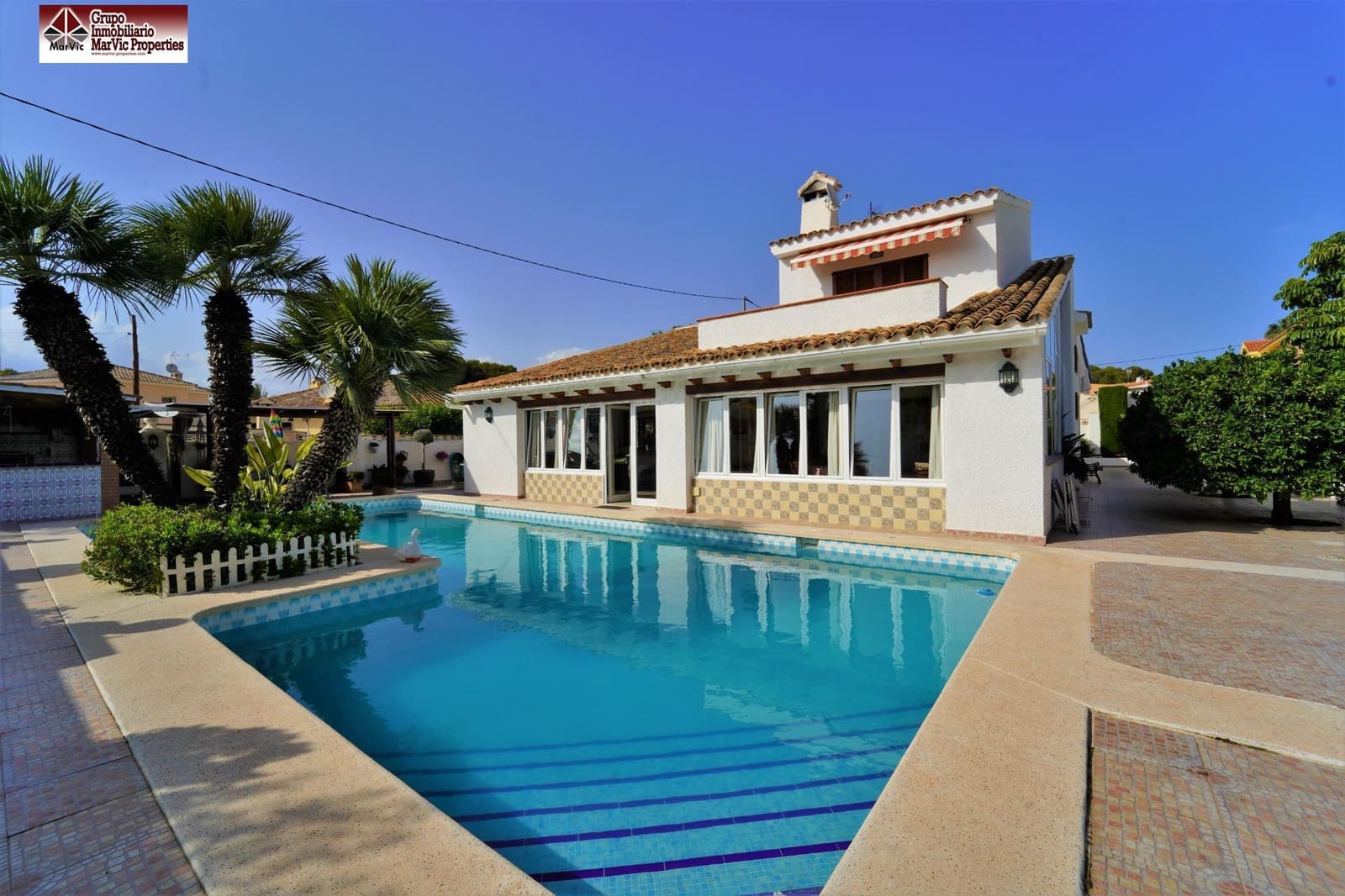 7 bedroom Villa for sale in Benidorm with pool garage - € 875,000 (Ref: 8537530)