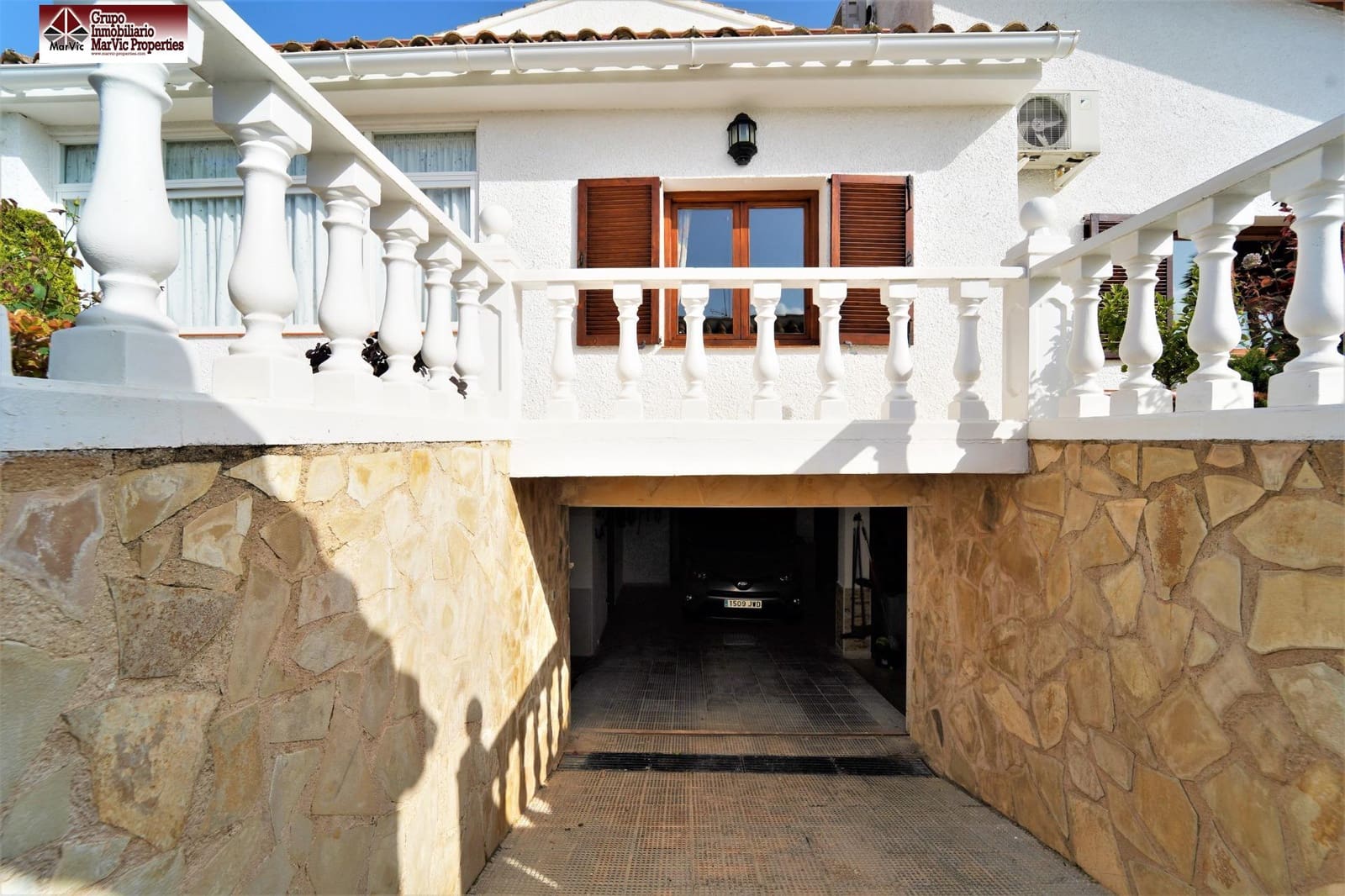 7 bedroom Villa for sale in Benidorm with pool garage - € 875,000 (Ref: 8537530)