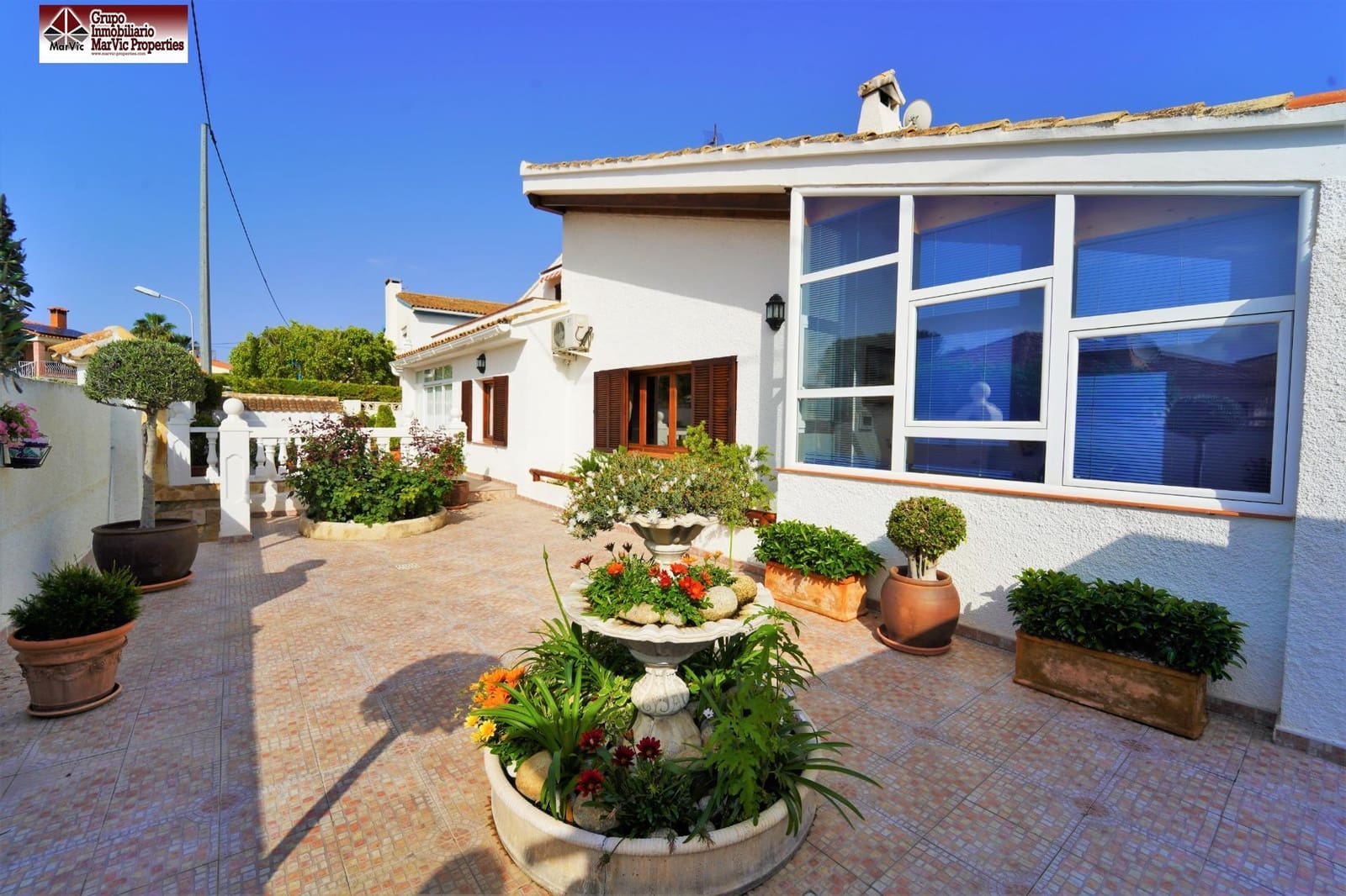 7 bedroom Villa for sale in Benidorm with pool garage - € 875,000 (Ref: 8537530)