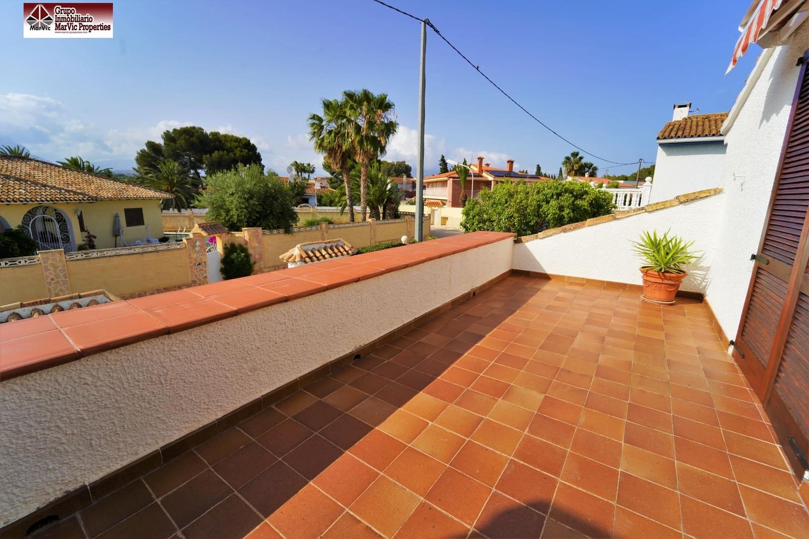 7 bedroom Villa for sale in Benidorm with pool garage - € 875,000 (Ref: 8537530)