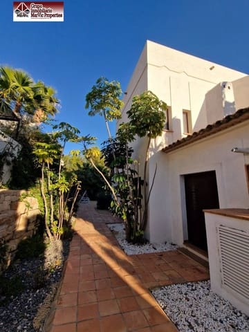 3 bedroom Villa for sale in Finestrat with pool garage - € 785,000 (Ref: 8542405)