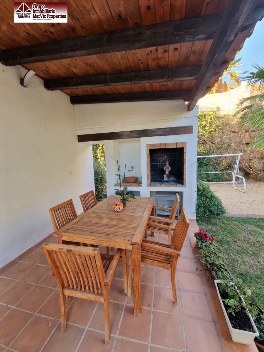 3 bedroom Villa for sale in Finestrat with pool garage - € 785,000 (Ref: 8542405)