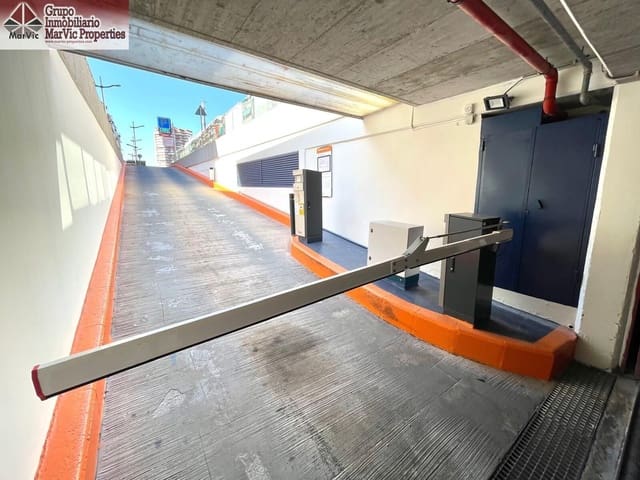 Garagem para venda em Poniente, Benidorm - 28 000 € (Ref: 8549578)