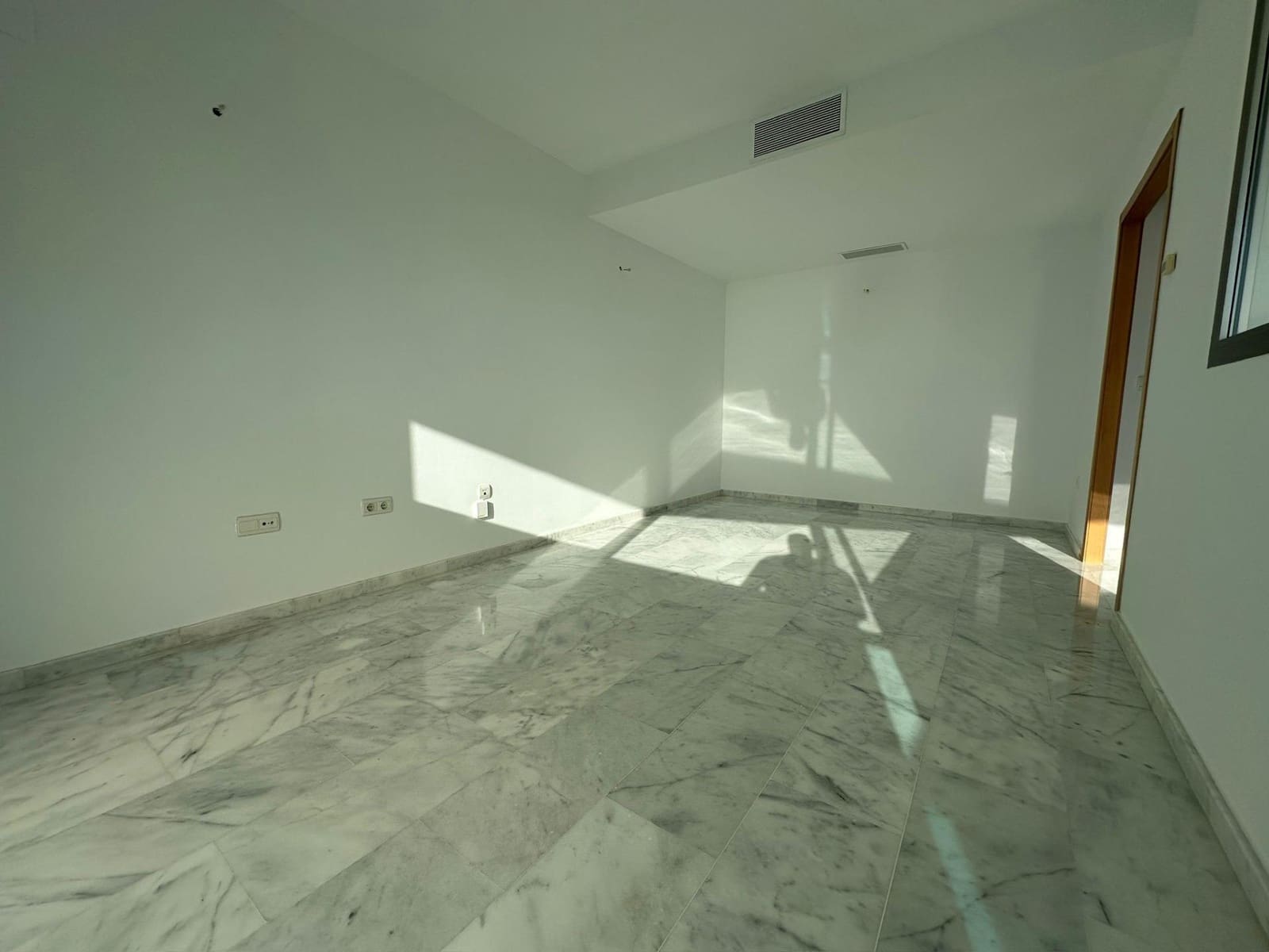 1 soveværelse Lejlighed til salg i Benidorm med swimmingpool garage - € 255.000 (Ref: 8580123)