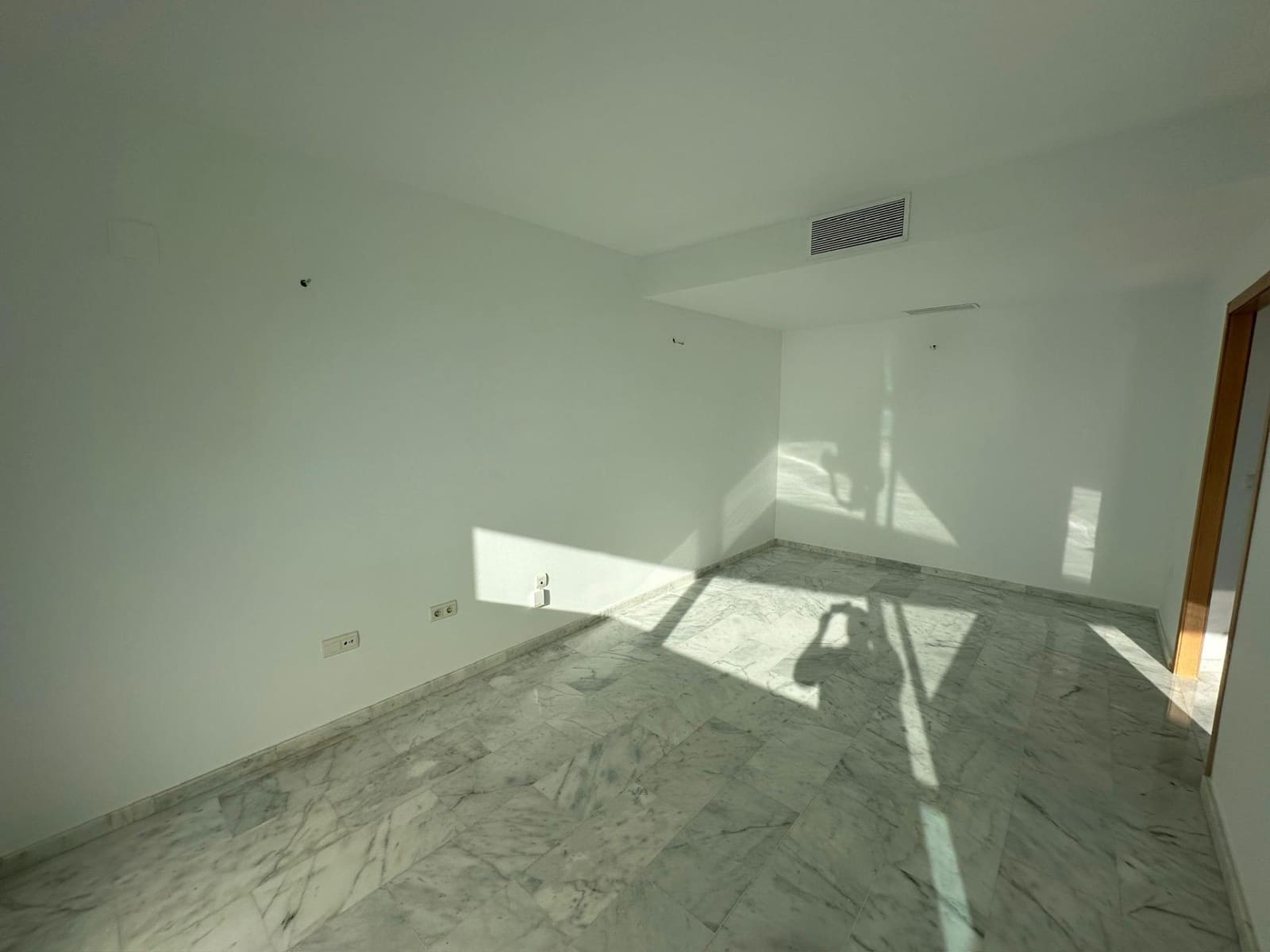 1 soveværelse Lejlighed til salg i Benidorm med swimmingpool garage - € 255.000 (Ref: 8580123)