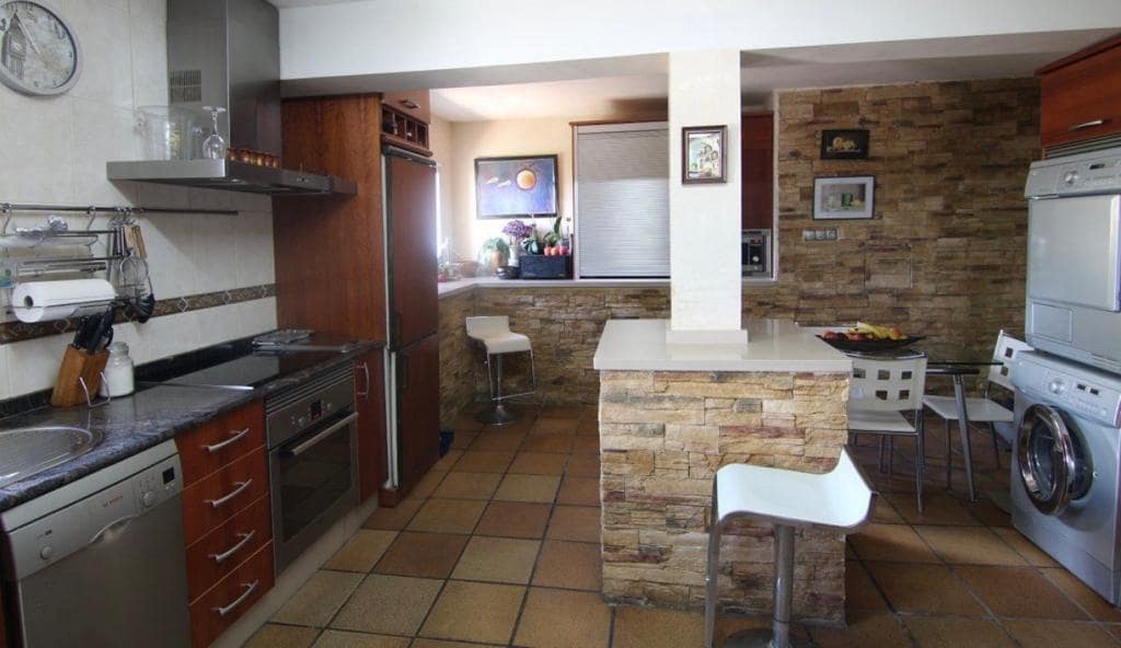 4 soveværelse Villa til salg i Benidorm med swimmingpool garage - € 1.490.000 (Ref: 8580126)