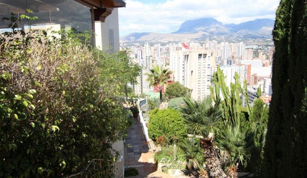4 soveværelse Villa til salg i Benidorm med swimmingpool garage - € 1.490.000 (Ref: 8580126)