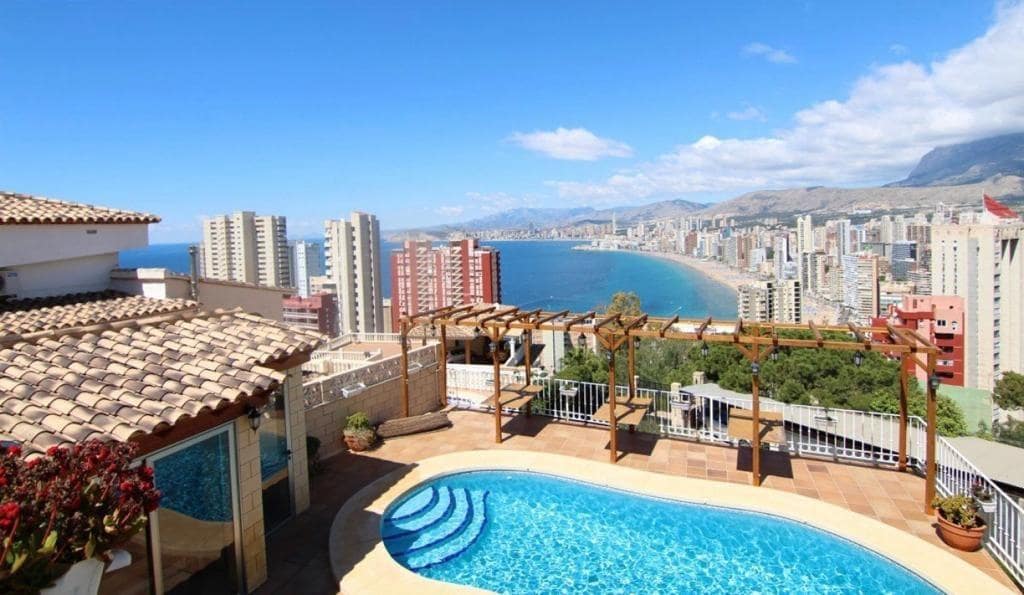 4 soveværelse Villa til salg i Benidorm med swimmingpool garage - € 1.490.000 (Ref: 8580126)