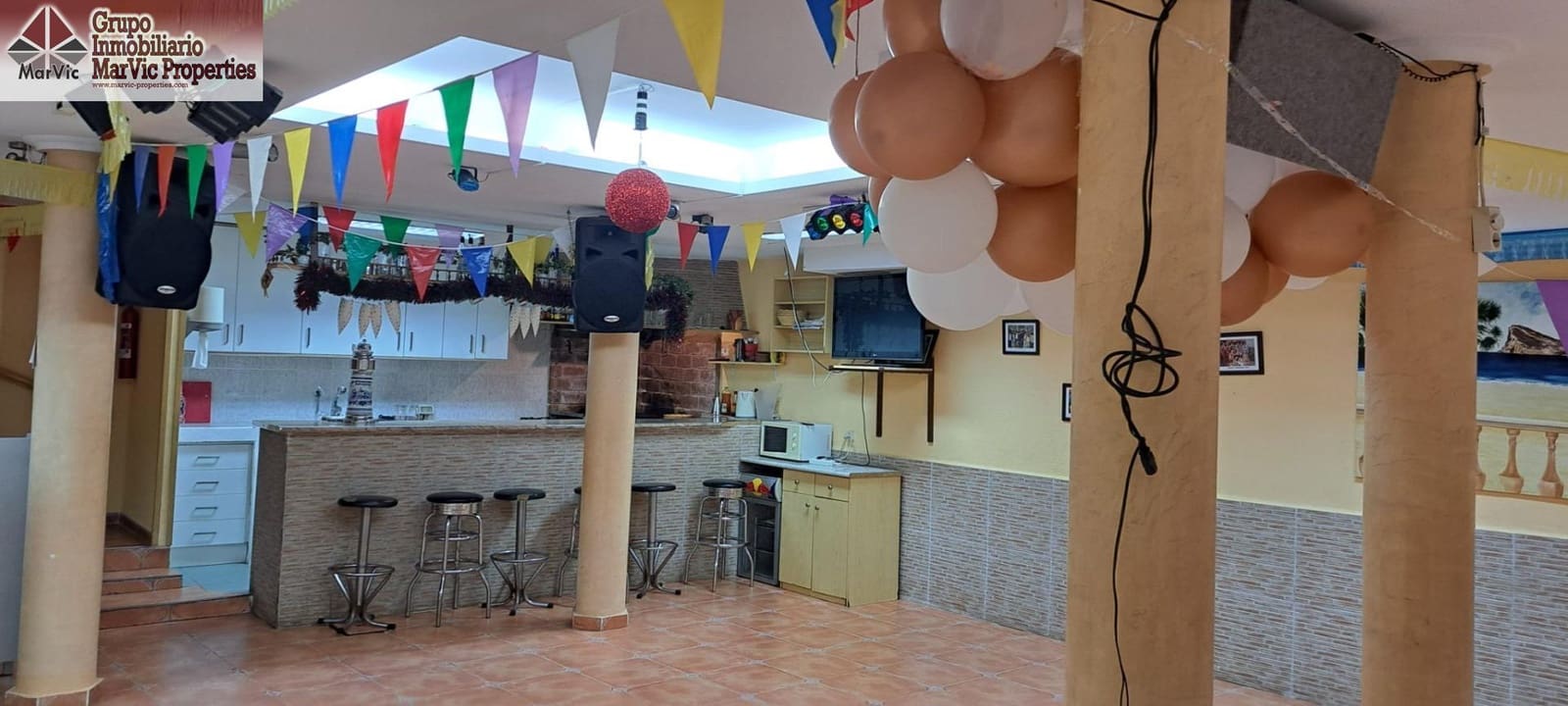 Erhverv til salg i Benidorm - € 110.000 (Ref: 8580128)