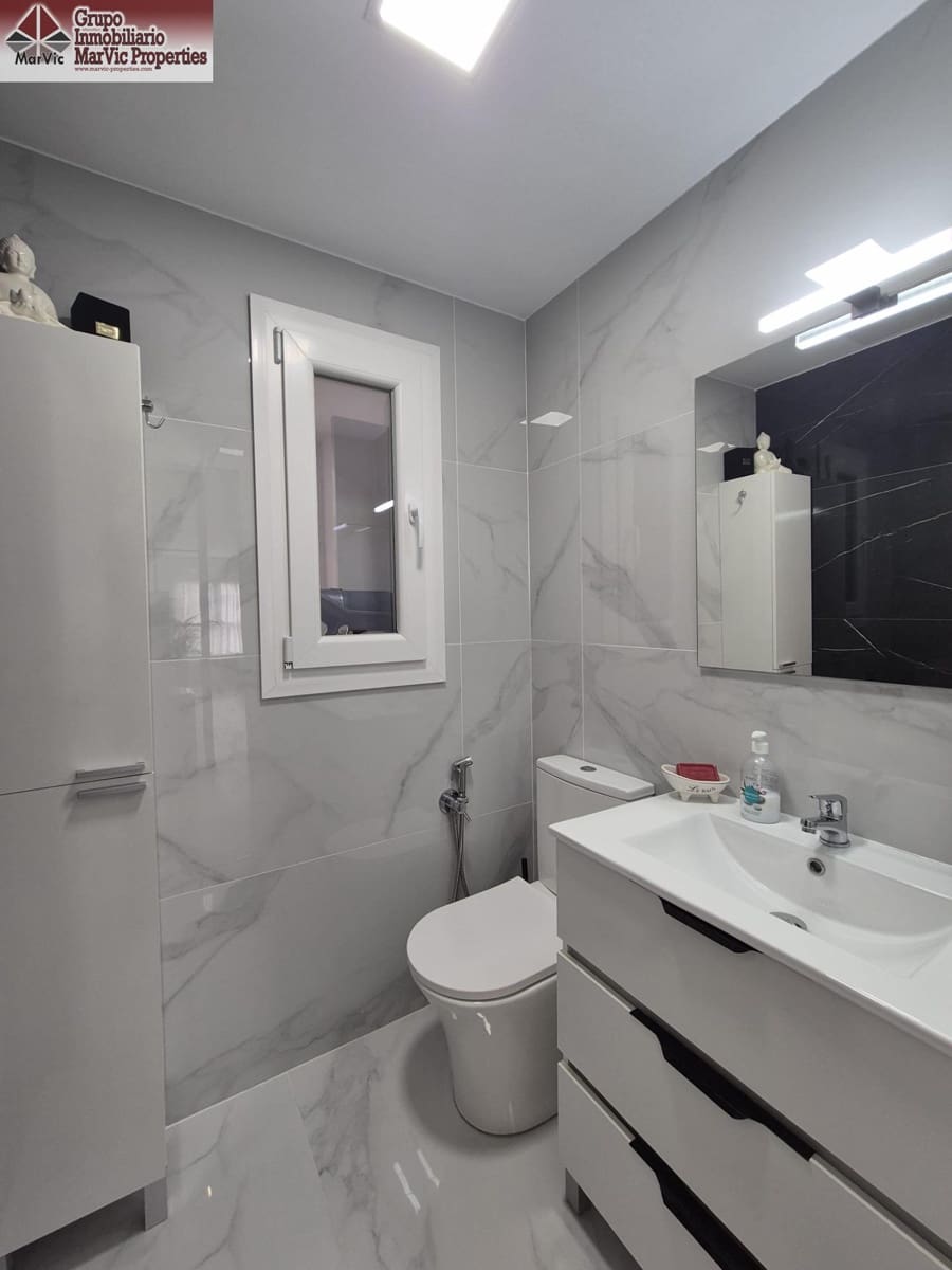 2 bedroom Flat for sale in Benidorm with pool garage - € 390,000 (Ref: 8601521)