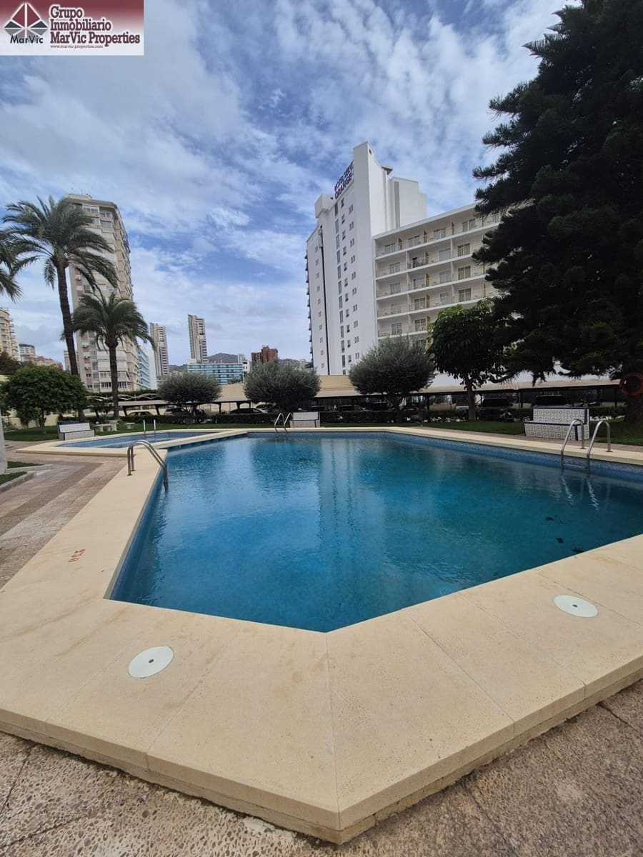 2 bedroom Flat for sale in Benidorm with pool garage - € 390,000 (Ref: 8601521)