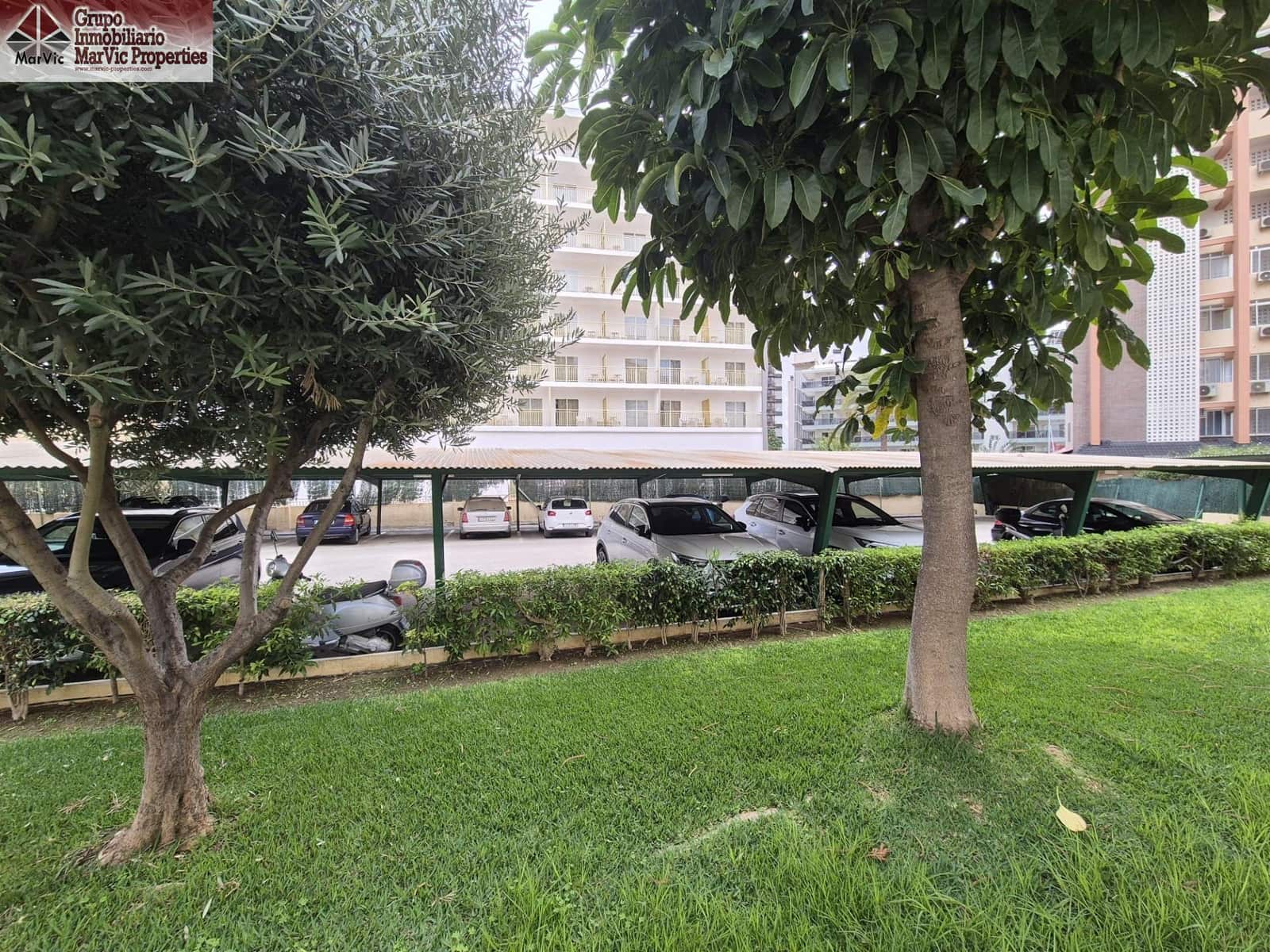 2 bedroom Flat for sale in Benidorm with pool garage - € 390,000 (Ref: 8601521)