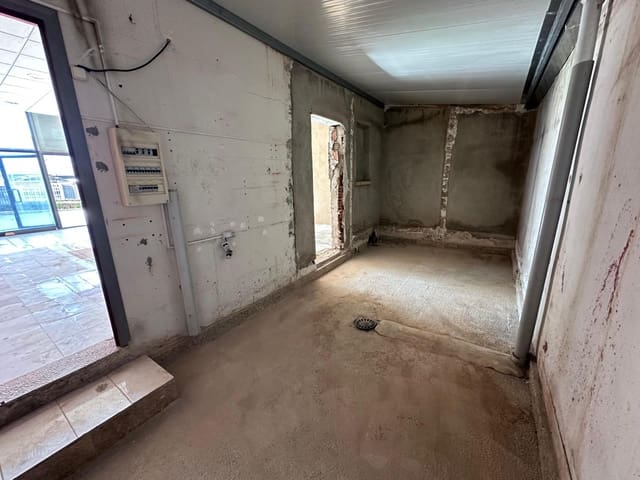 Commercial for sale in Benidorm - € 116,000 (Ref: 8616173)