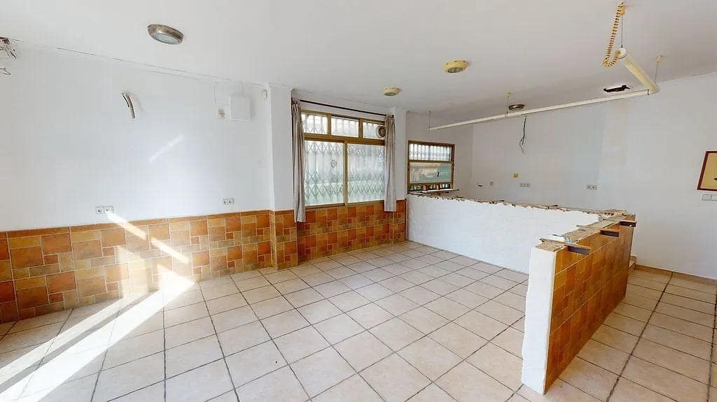 Commercial for sale in Benidorm - € 119,000 (Ref: 8616177)