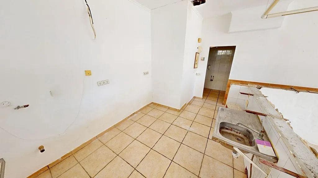 Commercial for sale in Benidorm - € 119,000 (Ref: 8616177)