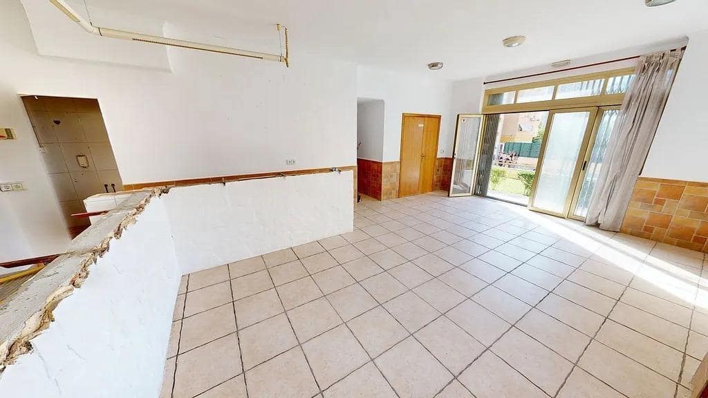 Commercial for sale in Benidorm - € 119,000 (Ref: 8616177)