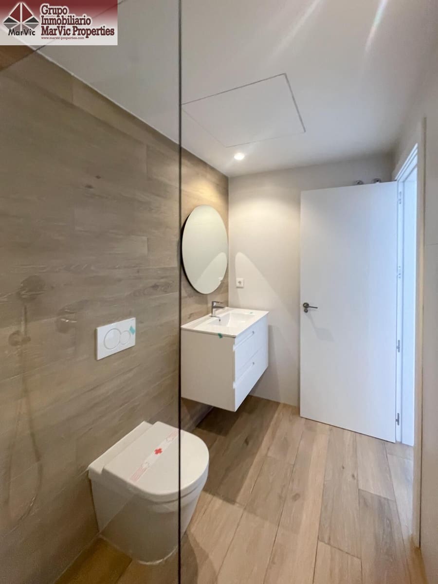 4 soveværelse Lejlighed til salg i Montiboli med swimmingpool garage - € 600.000 (Ref: 8662338)