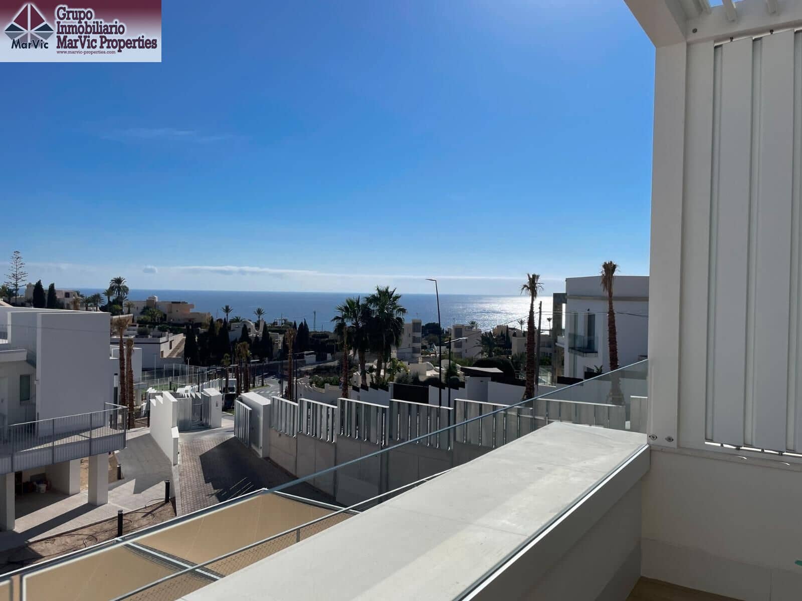 4 soveværelse Lejlighed til salg i Montiboli med swimmingpool garage - € 600.000 (Ref: 8662338)