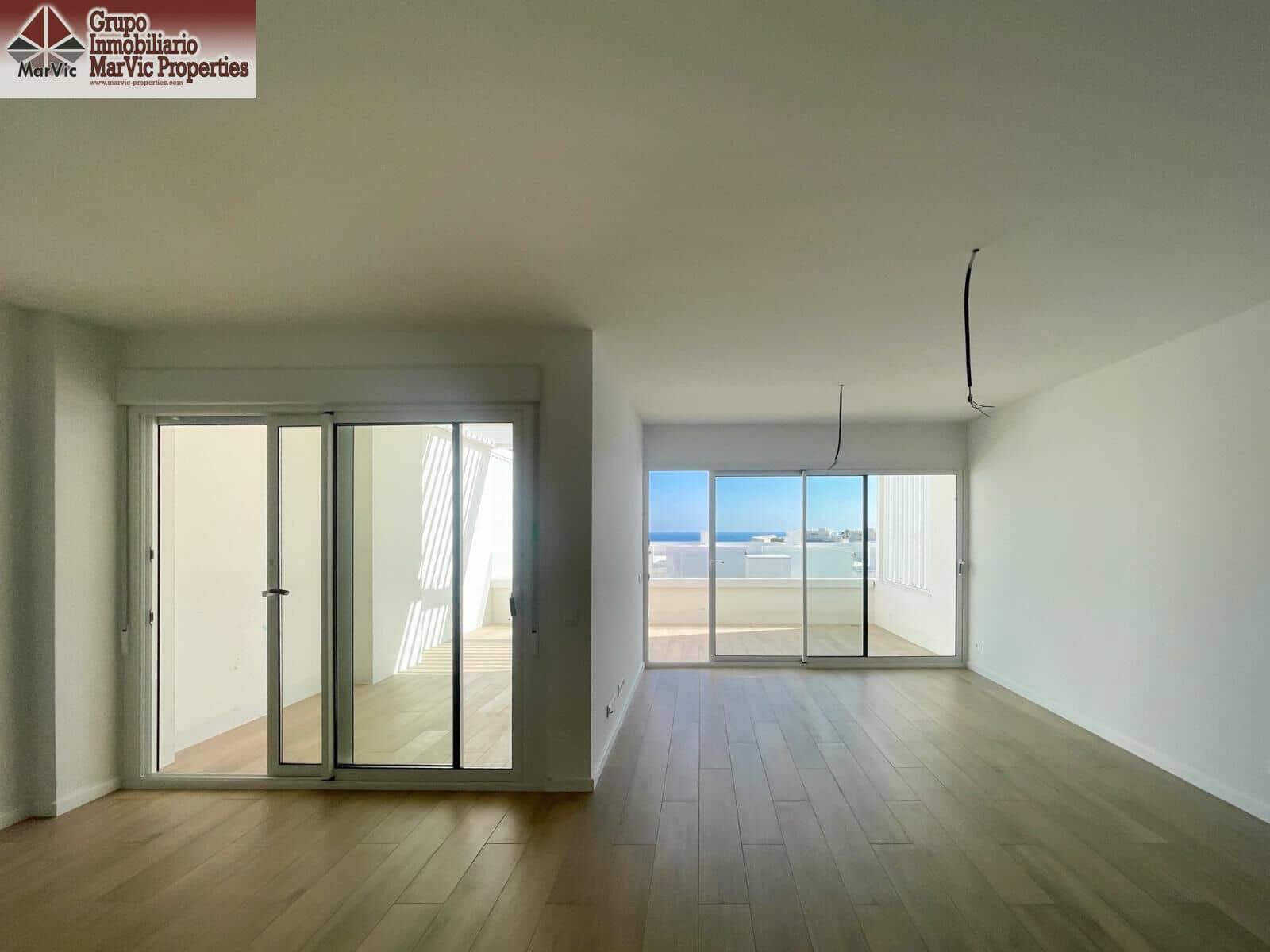 4 soveværelse Lejlighed til salg i Montiboli med swimmingpool garage - € 600.000 (Ref: 8662338)