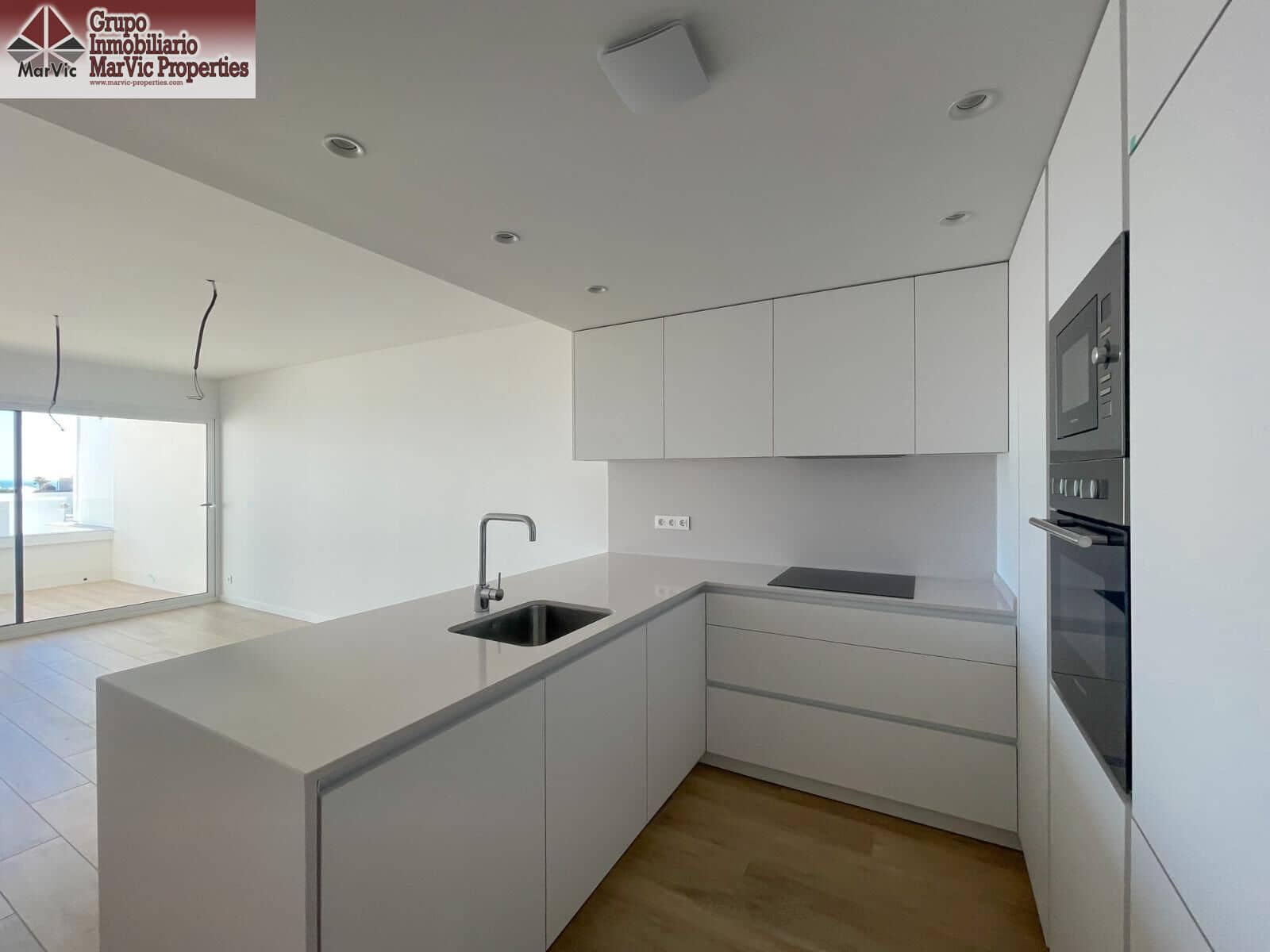 4 soveværelse Lejlighed til salg i Montiboli med swimmingpool garage - € 600.000 (Ref: 8662338)