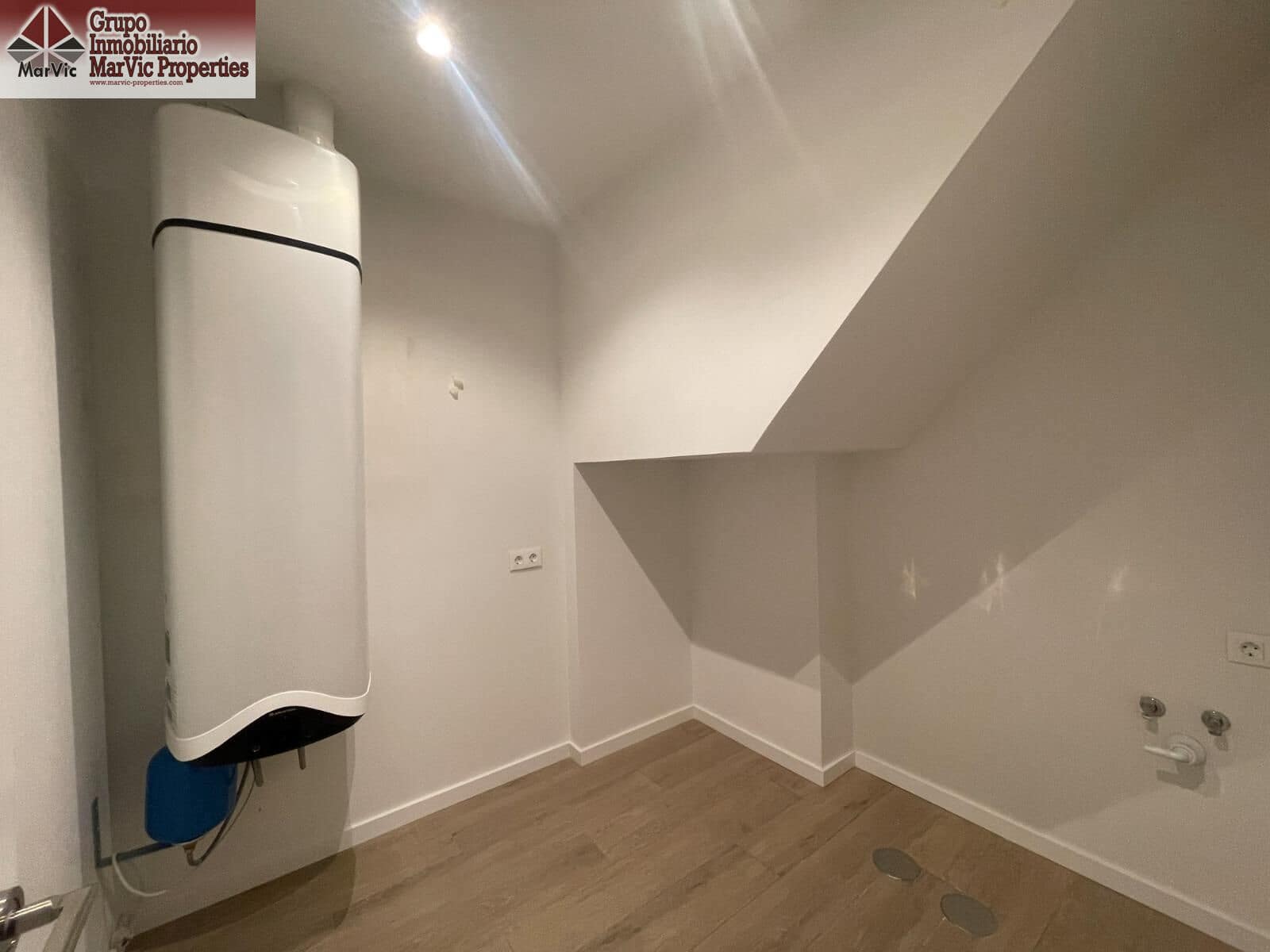 4 soveværelse Lejlighed til salg i Montiboli med swimmingpool garage - € 600.000 (Ref: 8662338)