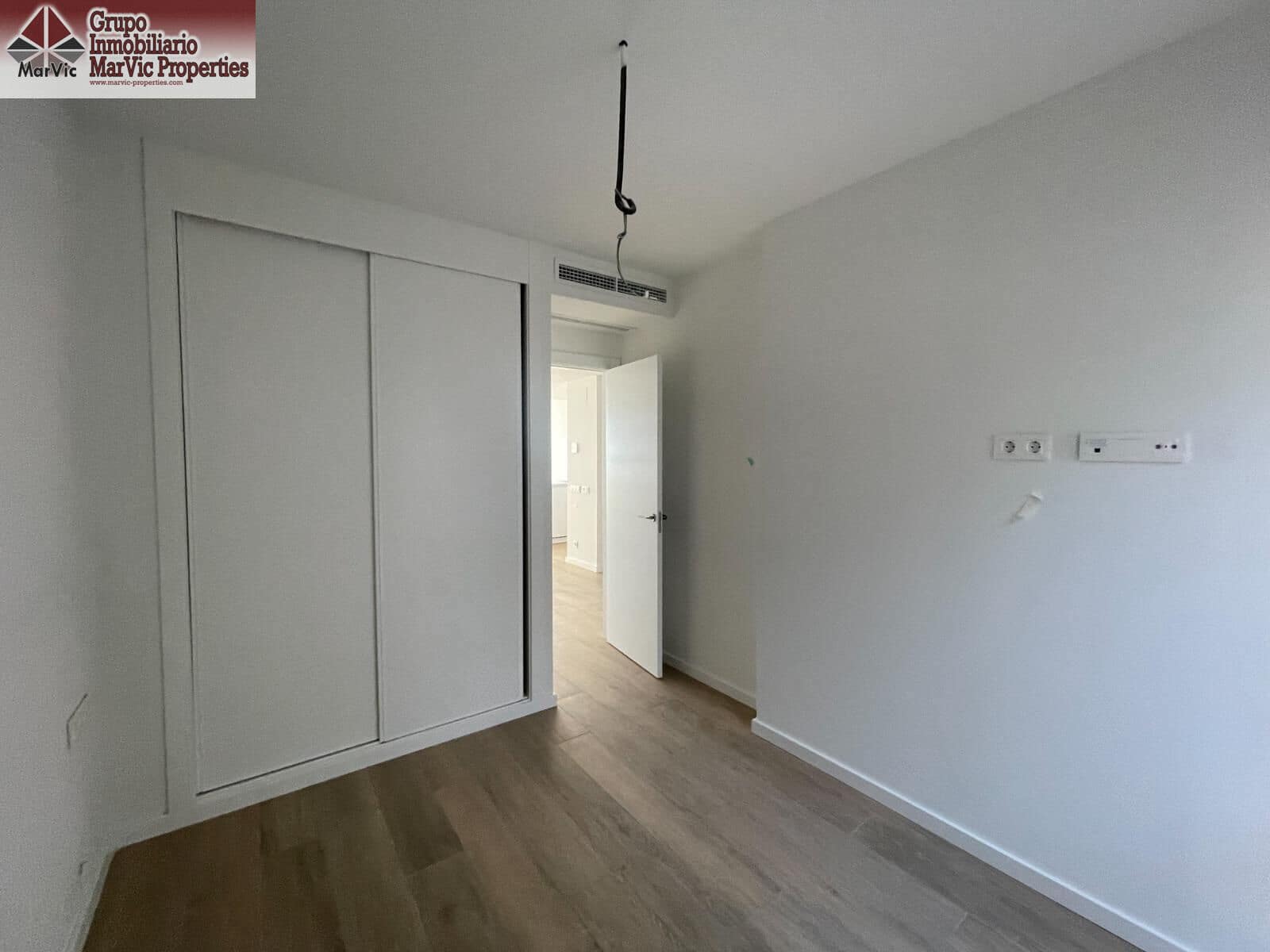 4 soveværelse Lejlighed til salg i Montiboli med swimmingpool garage - € 600.000 (Ref: 8662338)