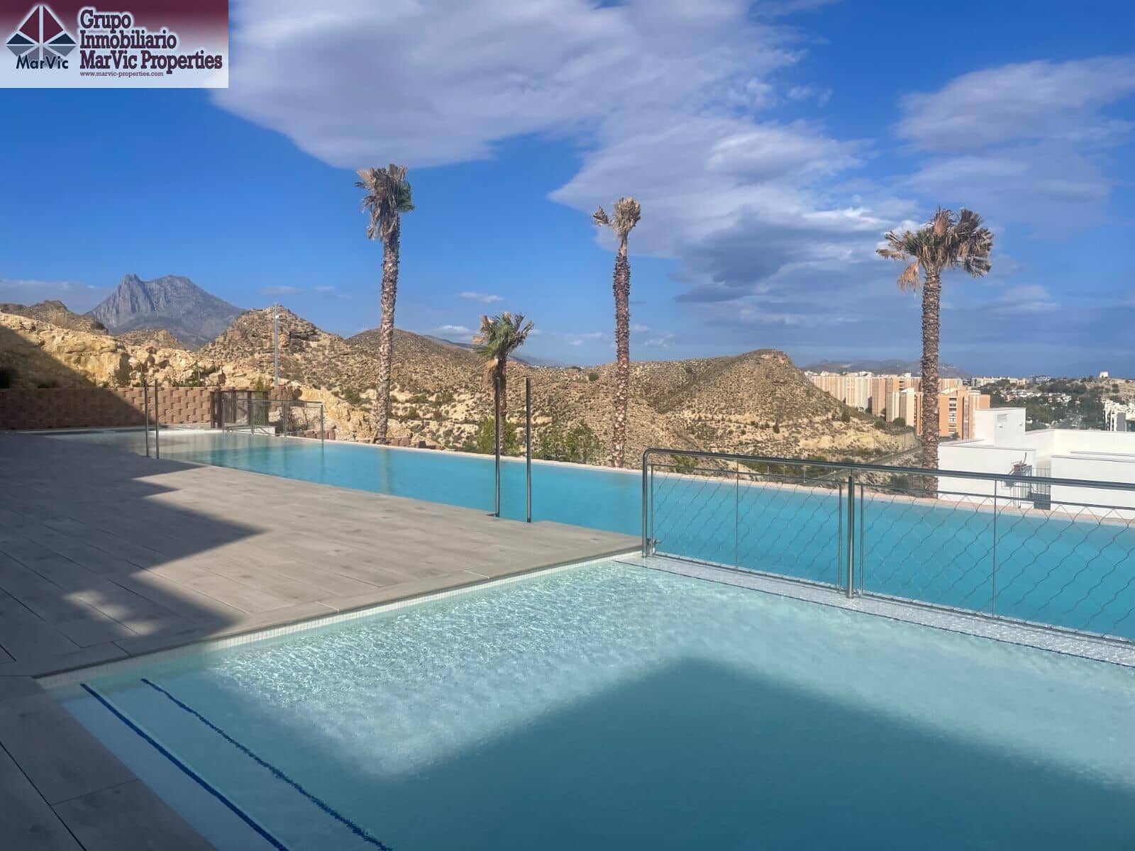 4 soveværelse Lejlighed til salg i Montiboli med swimmingpool garage - € 600.000 (Ref: 8662338)