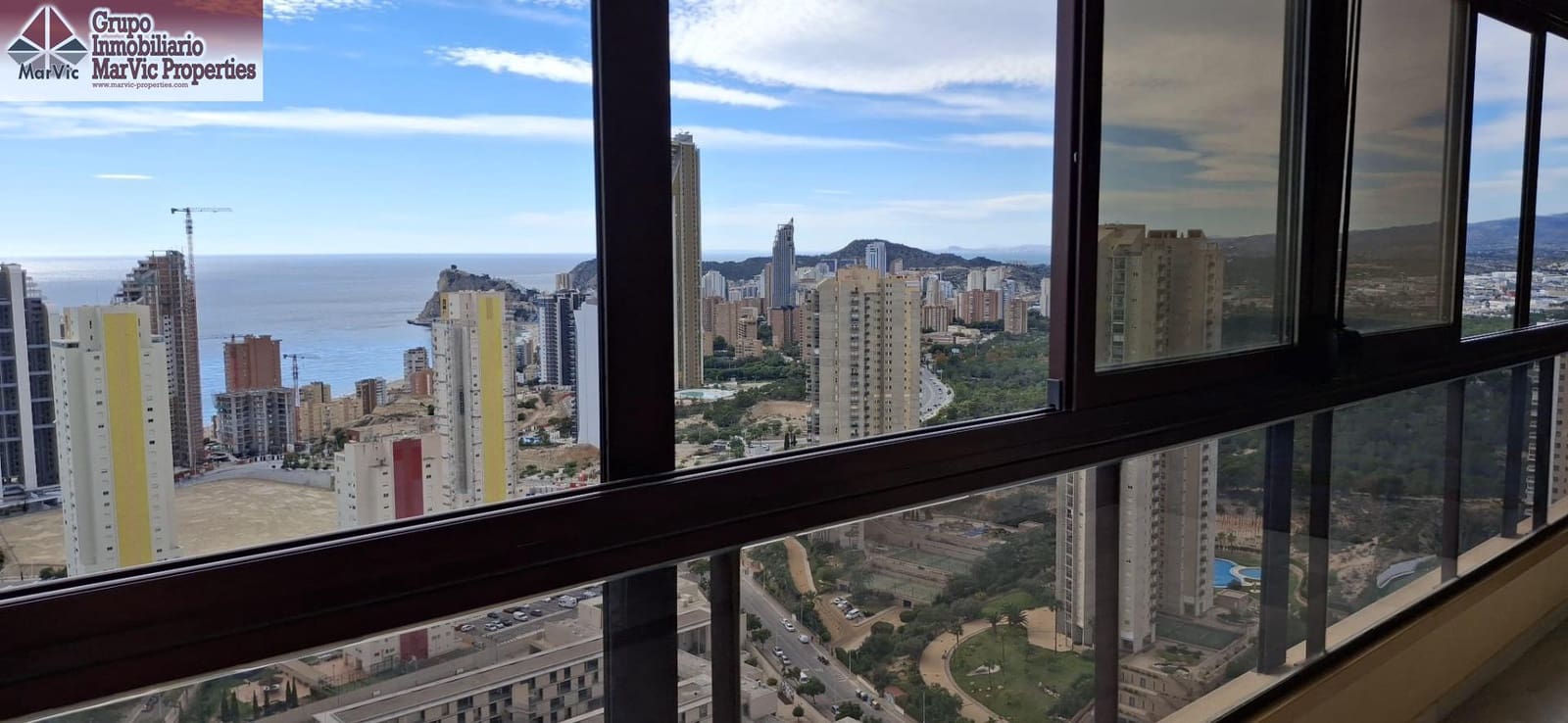 1 sypialnia Apartament na sprzedaż w Benidorm z basenem garażem - 251 895 € (Ref: 8683981)