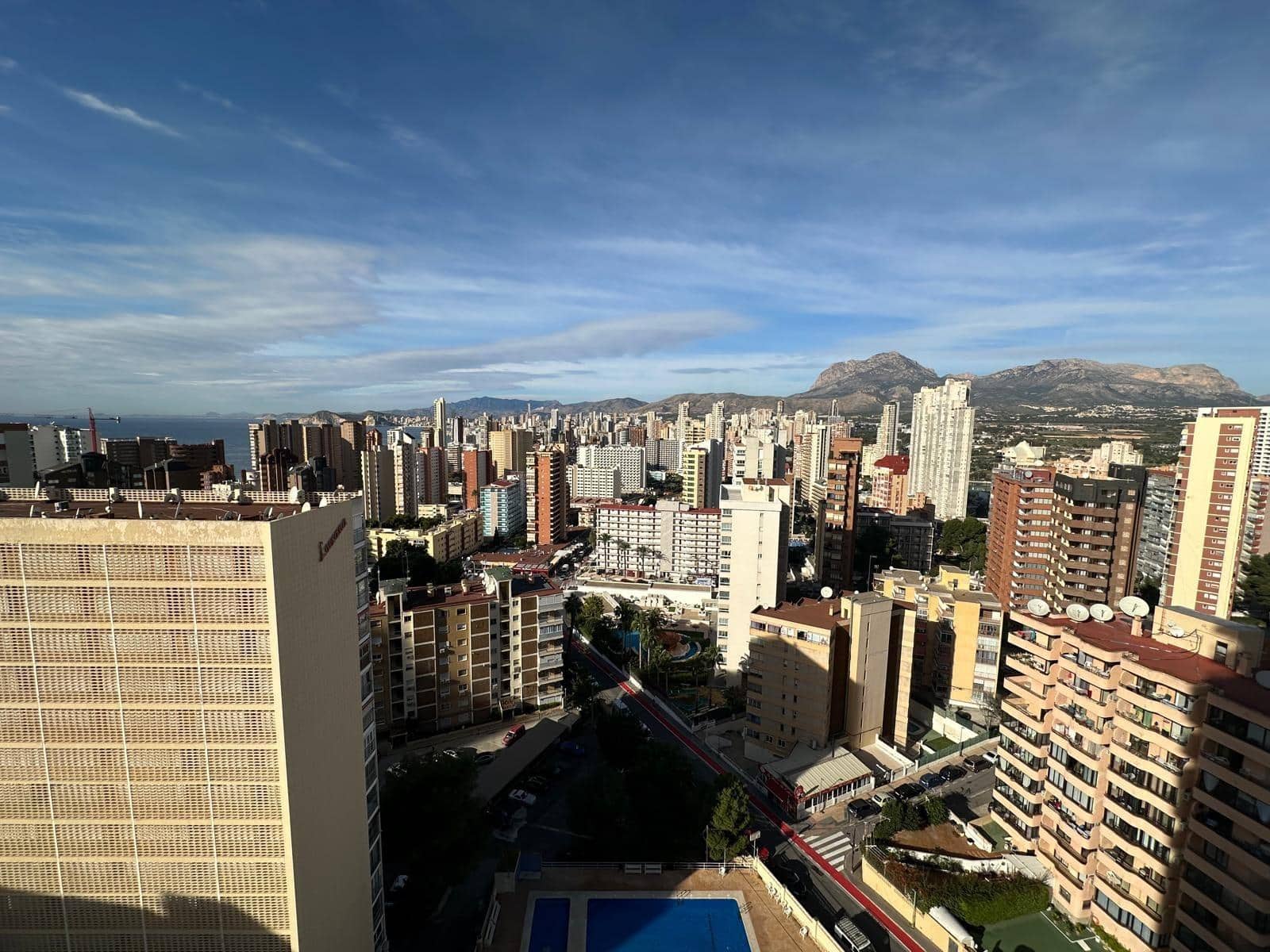 1 soveværelse Lejlighed til salg i Benidorm med swimmingpool - € 229.950 (Ref: 8687685)