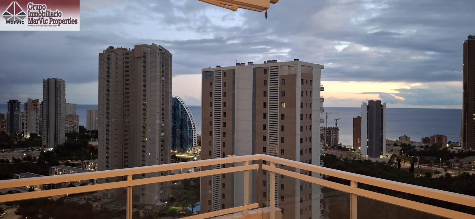 2 soveværelse Lejlighed til salg i Benidorm med swimmingpool garage - € 504.000 (Ref: 8689285)