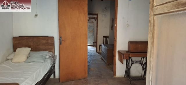 4 makuuhuone Omakotitalo myytävänä paikassa Alfaz del Pi / L'Alfàs del Pi mukana 
autotalli - 225 000 € (Ref: 8692594)