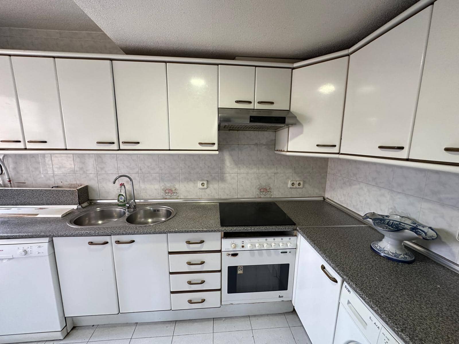 3 soverom Leilighet til salgs i Benidorm med svømmebasseng garasje - € 252 000 (Ref: 8698302)