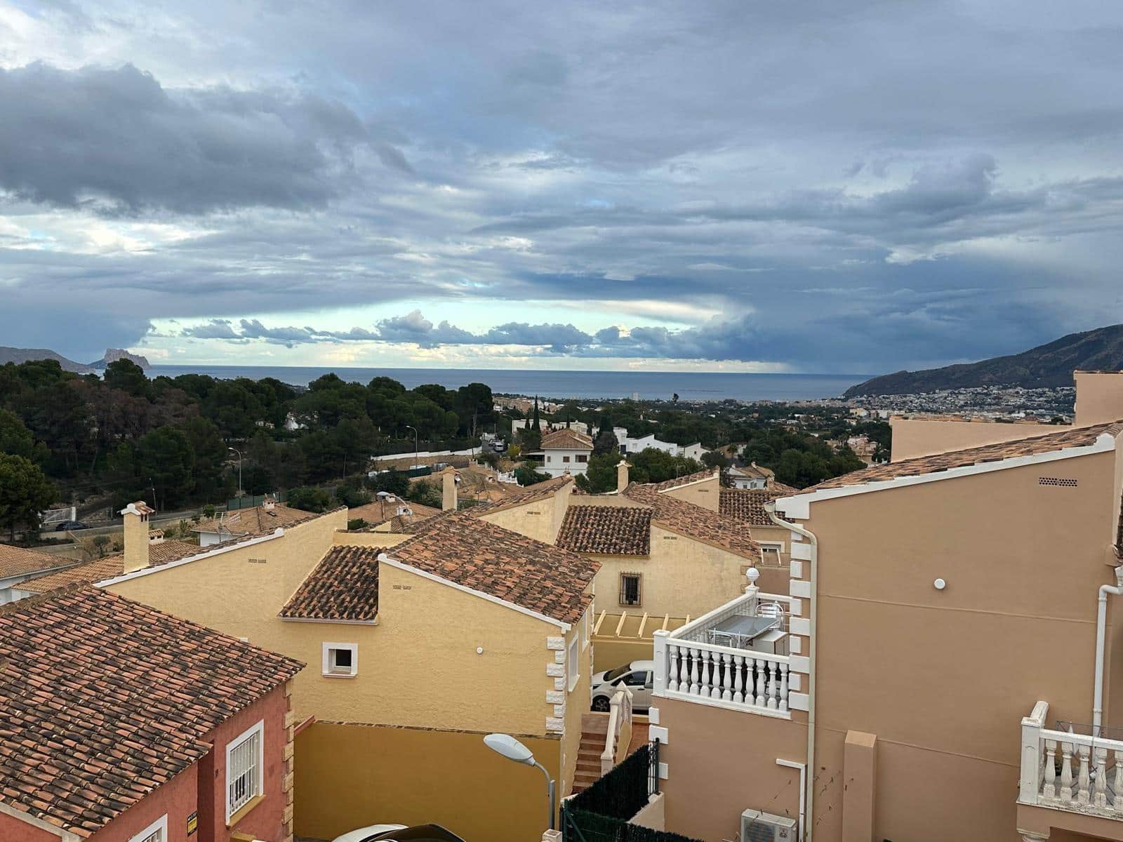 Chalet de 4 habitaciones en La Nucia en venta con garaje - 360.000 € (Ref: 8698306)