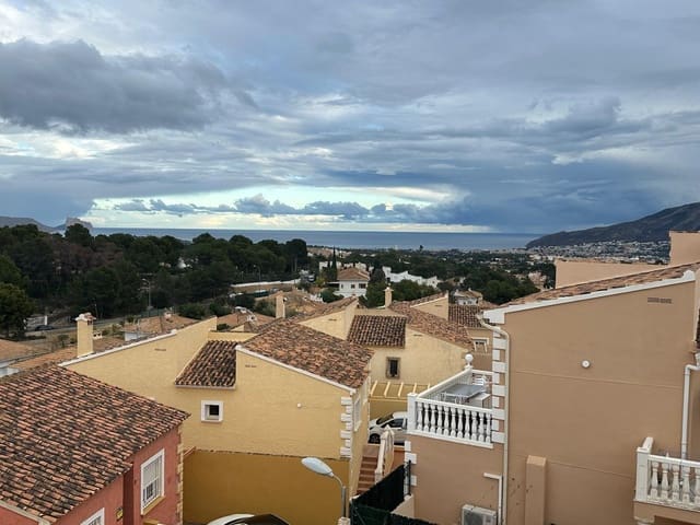 Chalet de 4 habitaciones en La Nucia en venta con garaje - 360.000 € (Ref: 8698306)