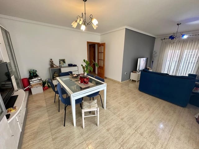 Chalet de 4 habitaciones en La Nucia en venta con garaje - 360.000 € (Ref: 8698306)