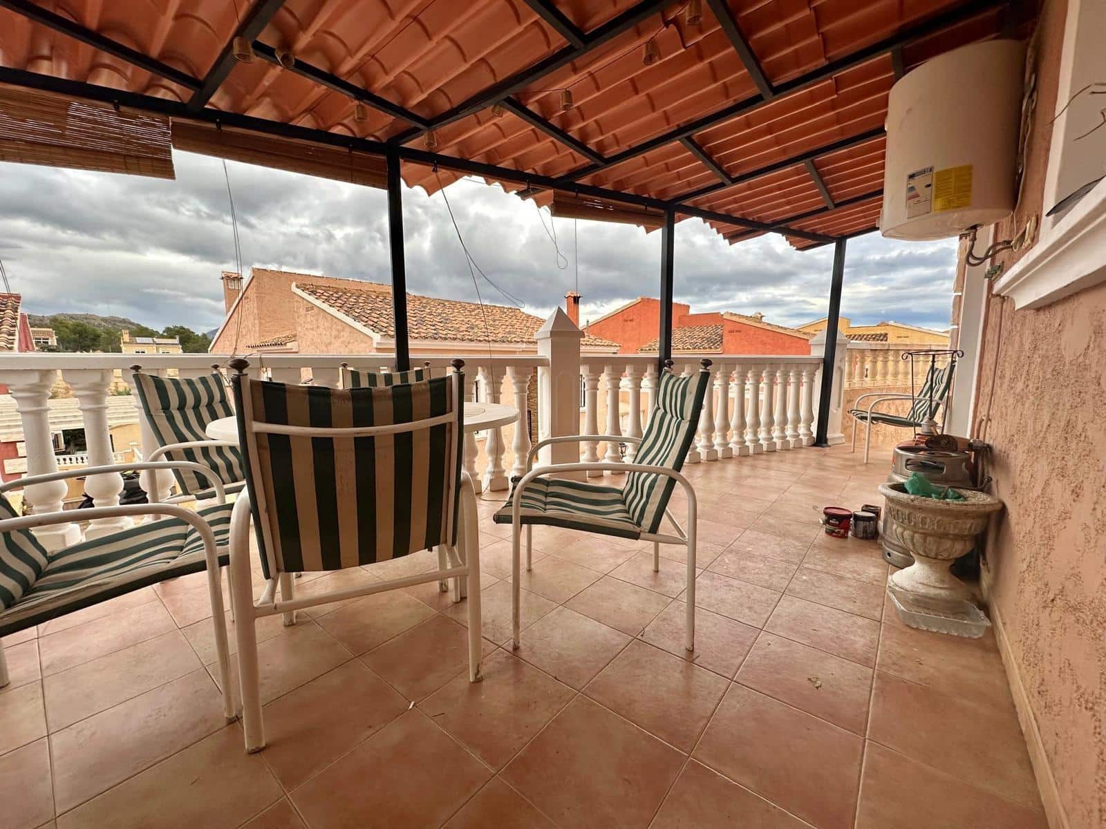 Chalet de 4 habitaciones en La Nucia en venta con garaje - 360.000 € (Ref: 8698306)