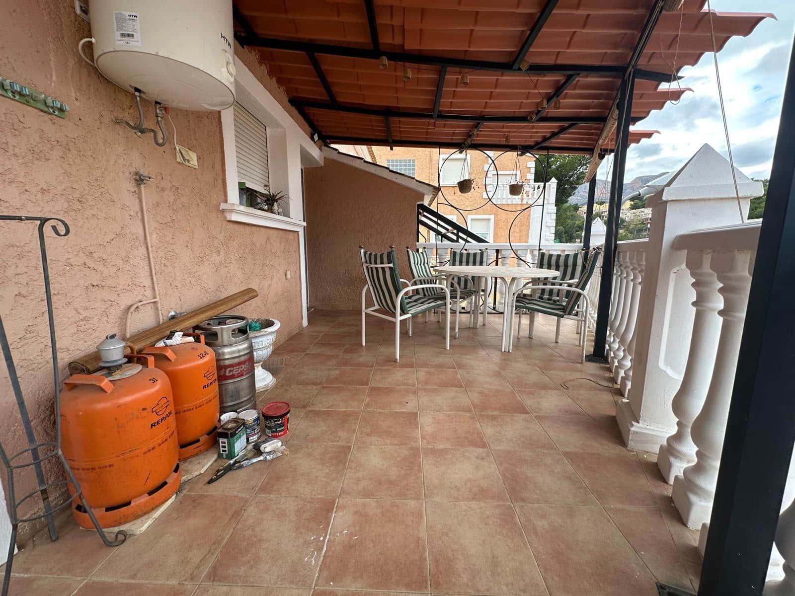 Chalet de 4 habitaciones en La Nucia en venta con garaje - 360.000 € (Ref: 8698306)