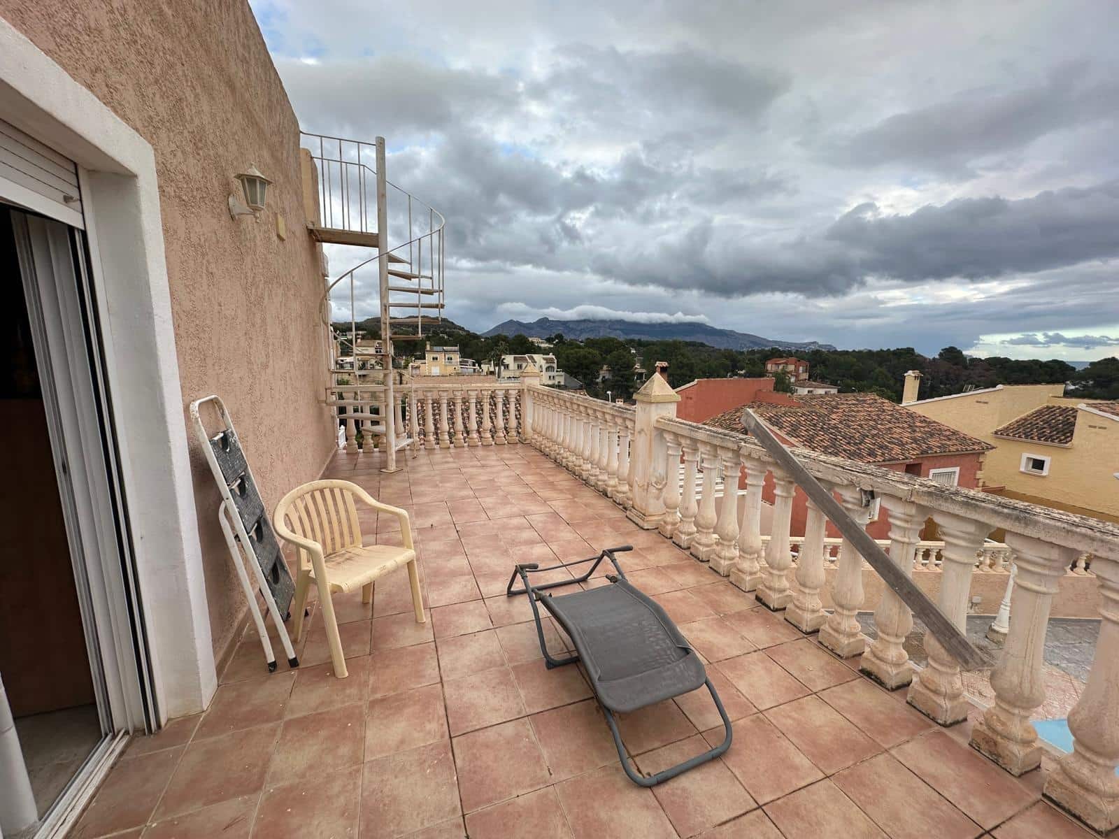 Chalet de 4 habitaciones en La Nucia en venta con garaje - 360.000 € (Ref: 8698306)