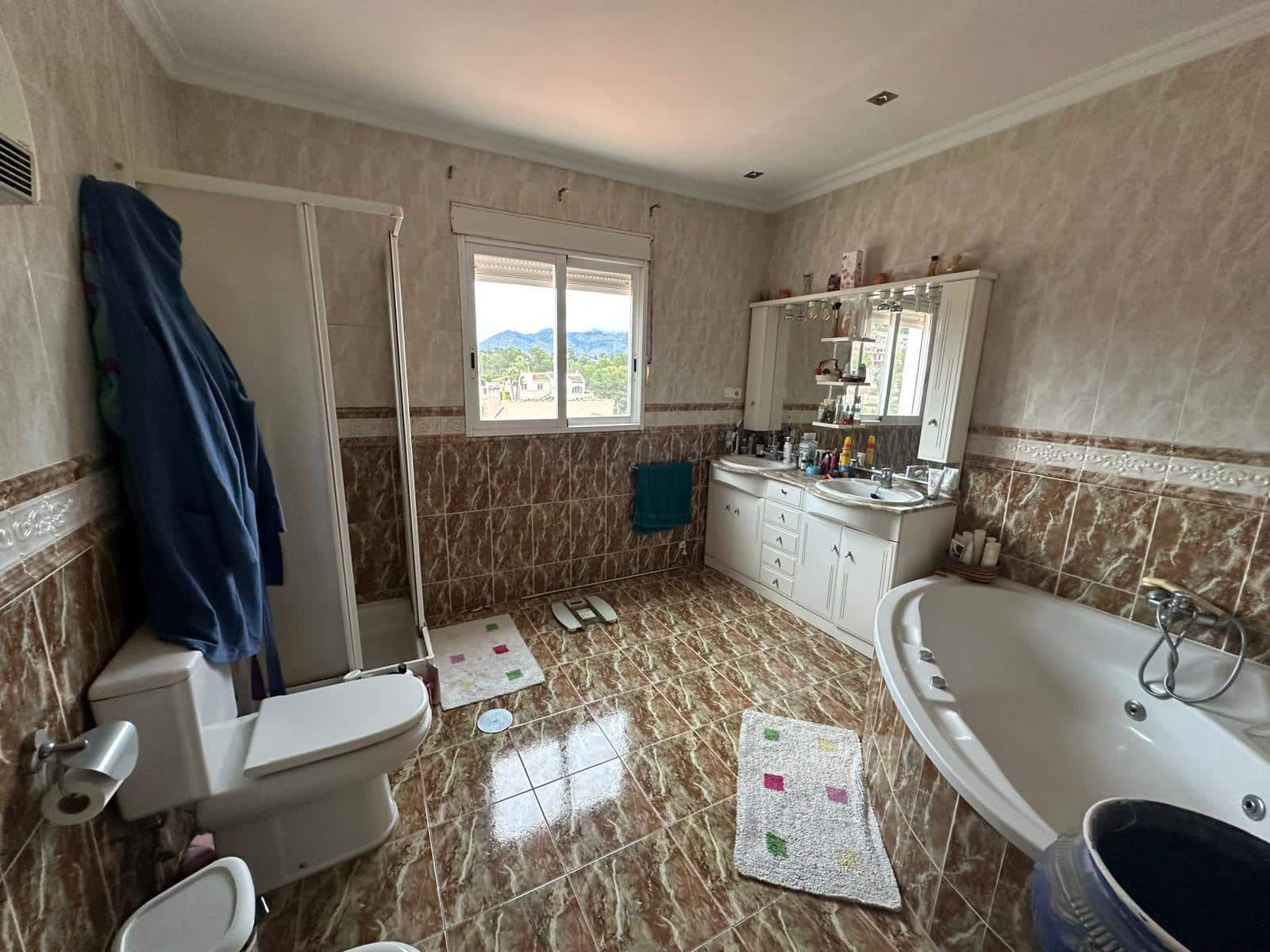 Chalet de 4 habitaciones en La Nucia en venta con garaje - 360.000 € (Ref: 8698306)