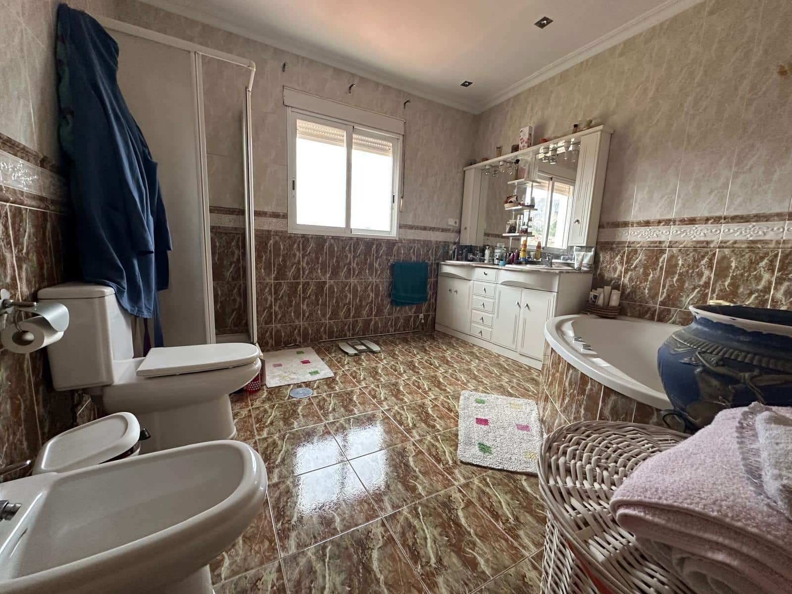 Chalet de 4 habitaciones en La Nucia en venta con garaje - 360.000 € (Ref: 8698306)