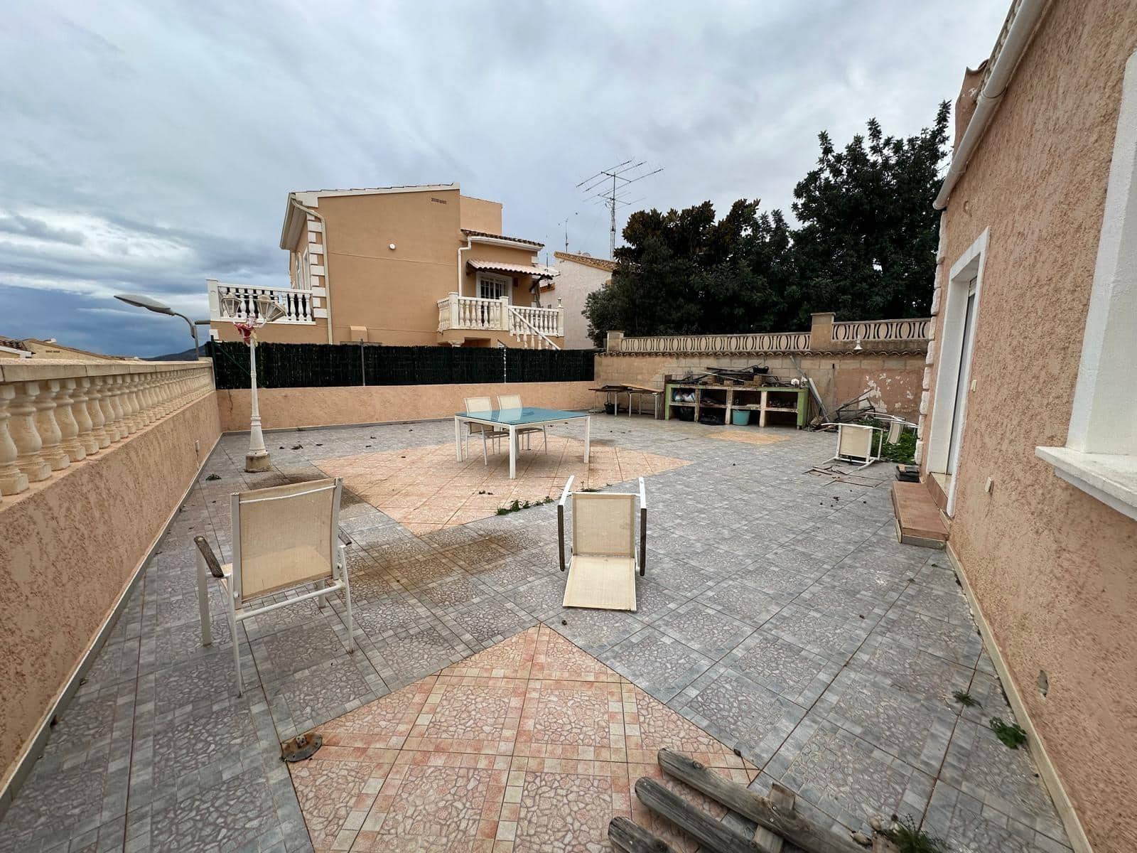 Chalet de 4 habitaciones en La Nucia en venta con garaje - 360.000 € (Ref: 8698306)