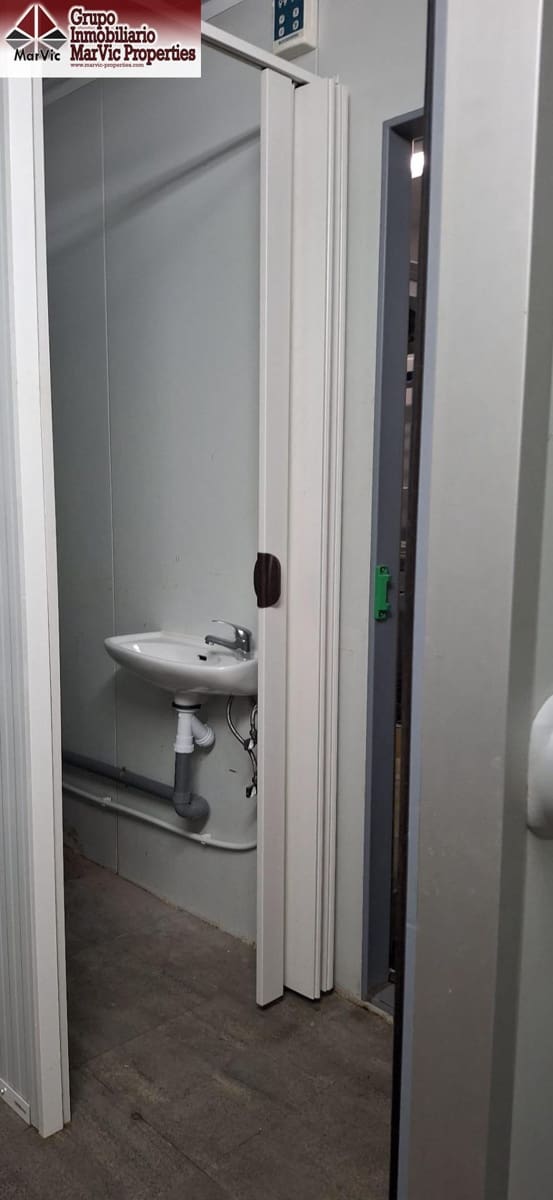 Erhverv til leje i Benidorm - € 800 (Ref: 8709343)