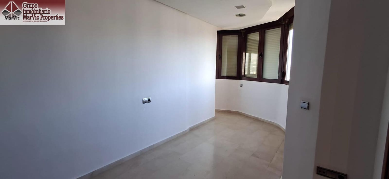 2 makuuhuone Asunto myytävänä paikassa Benidorm mukana uima-altaan - 244 000 € (Ref: 8783999)