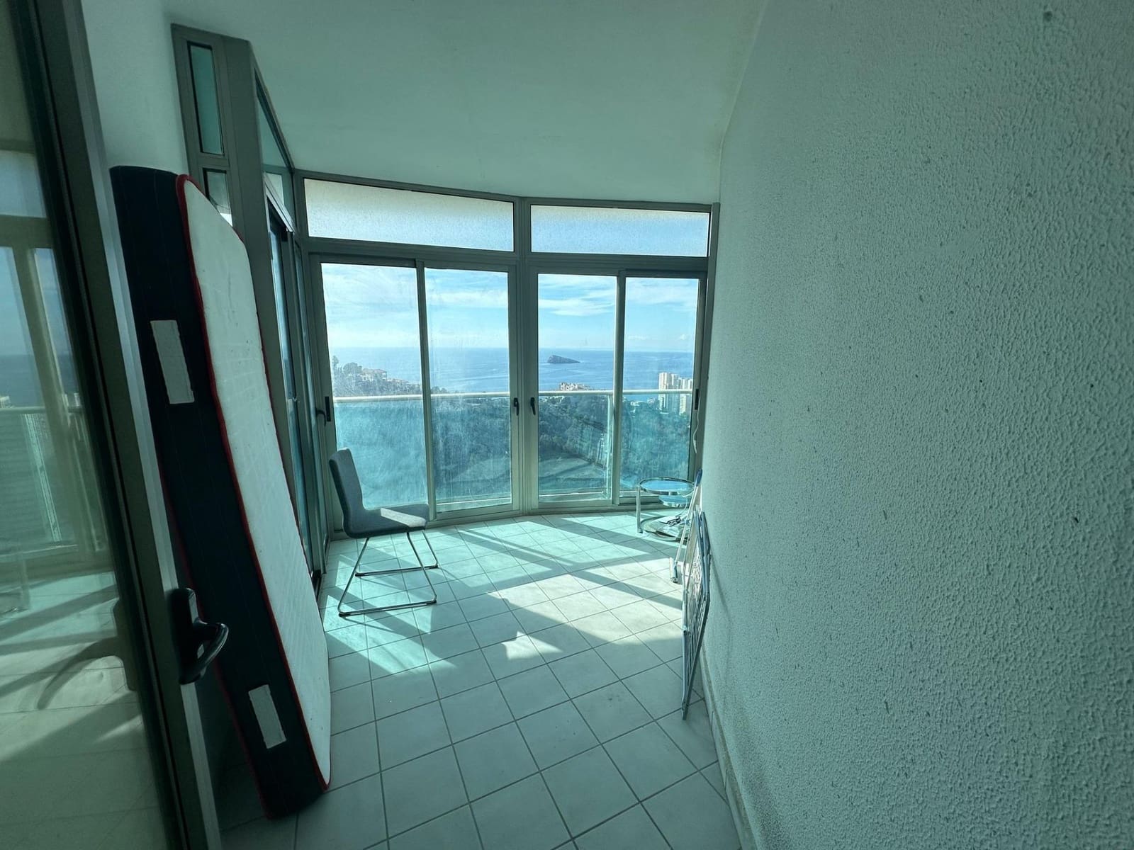 Apartamento de 2 habitaciones en Benidorm en venta con piscina garaje - 330.000 € (Ref: 8789519)