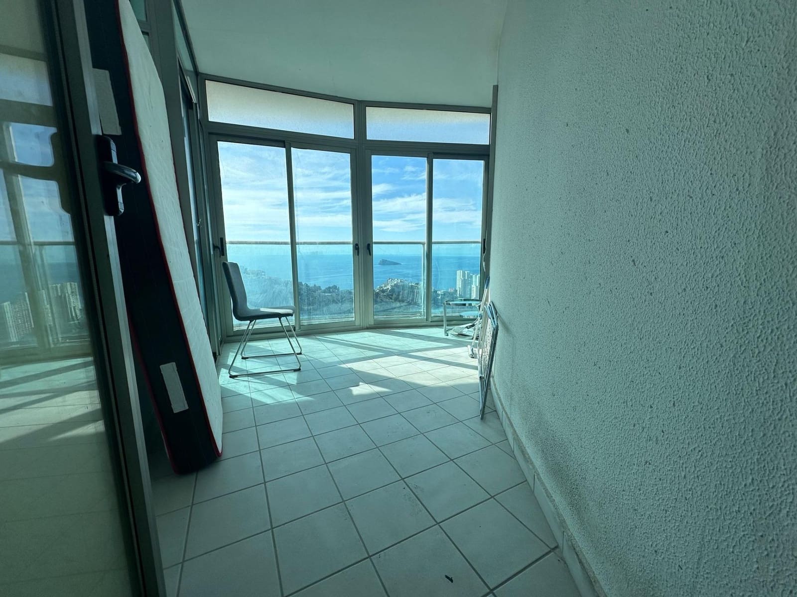 Apartamento de 2 habitaciones en Benidorm en venta con piscina garaje - 330.000 € (Ref: 8789519)