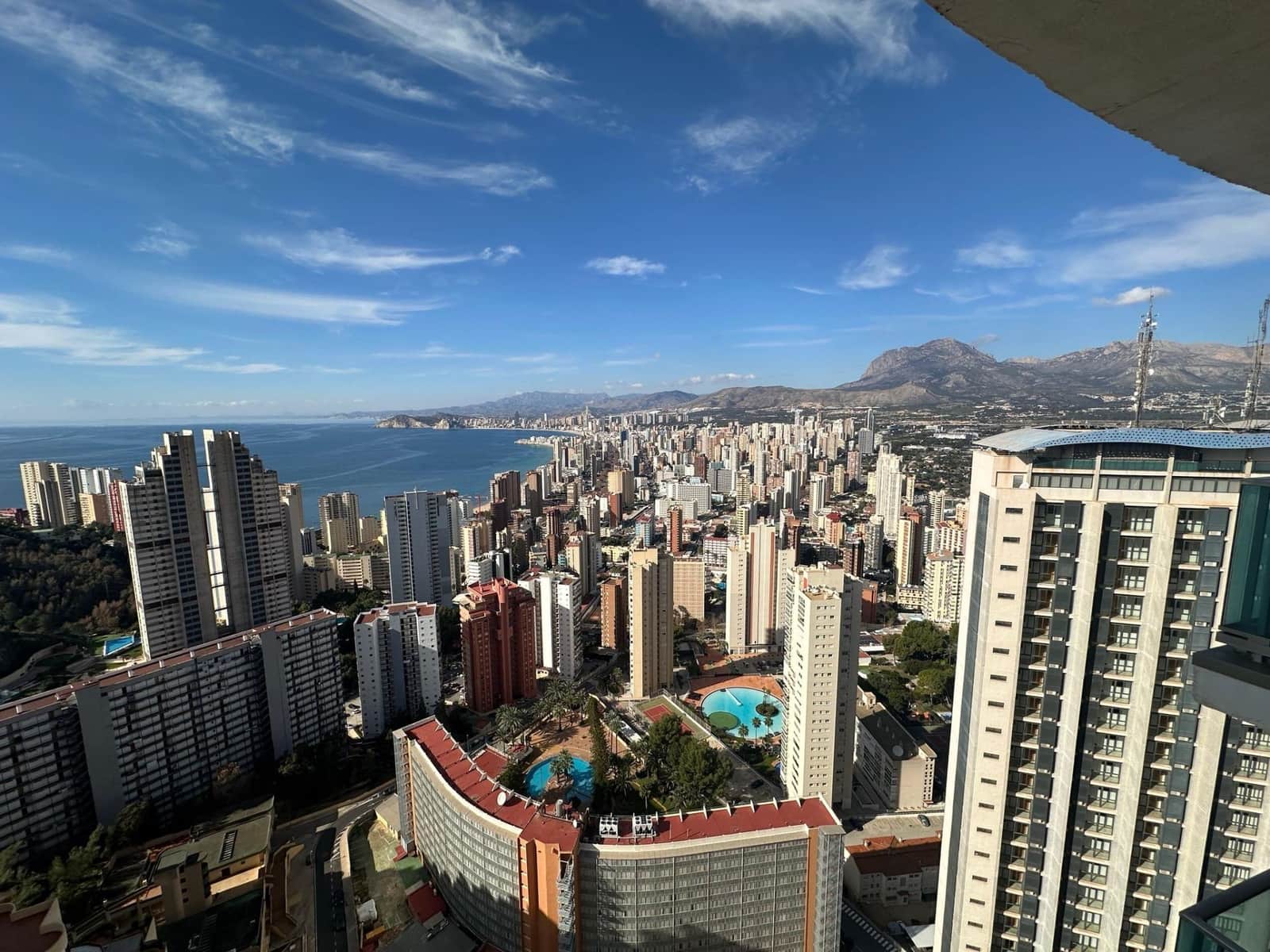 Apartamento de 2 habitaciones en Benidorm en venta con piscina garaje - 330.000 € (Ref: 8789519)