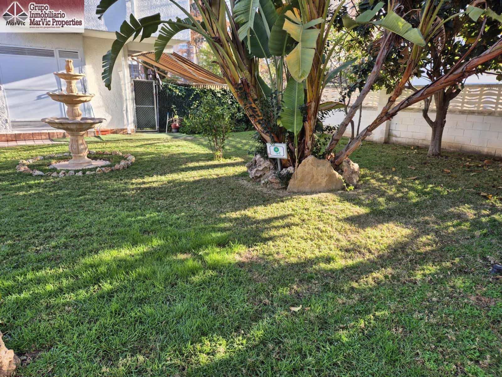 2 soveværelse Rækkehus til salg i Benidorm med swimmingpool garage - € 259.000 (Ref: 8827808)